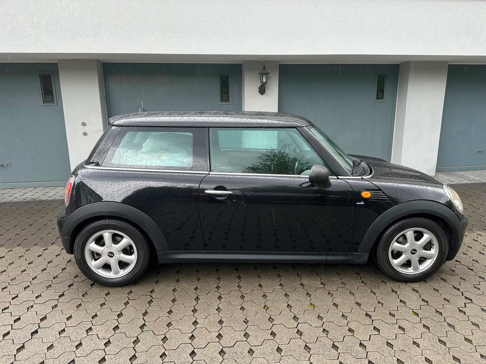 MINI One-image-1