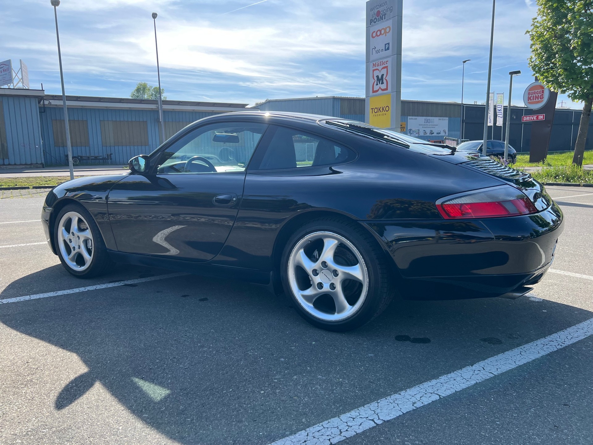 PORSCHE 3.4 Carrera 4-image-0
