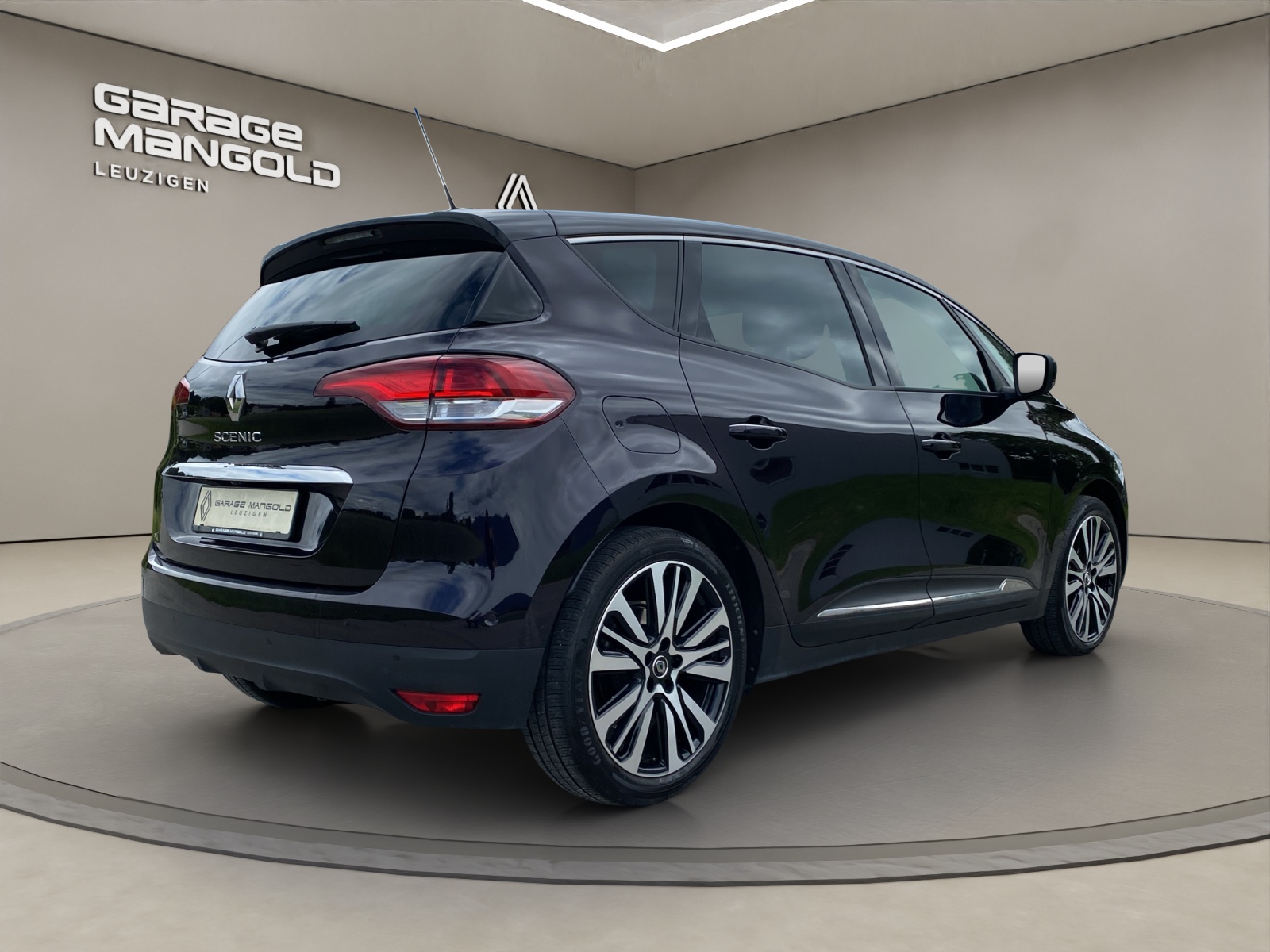 RENAULT Scénic 1.8 dCi Initiale Paris EDC-image-4