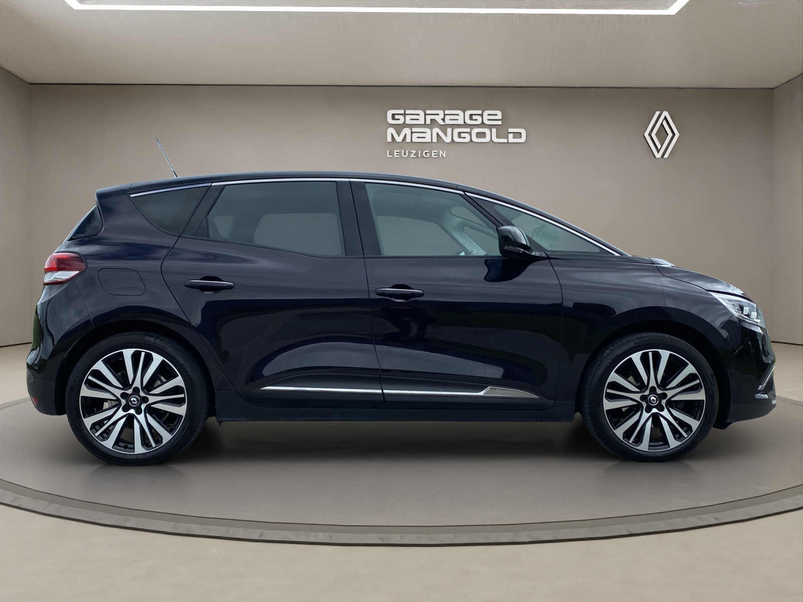 RENAULT Scénic 1.8 dCi Initiale Paris EDC-image-5