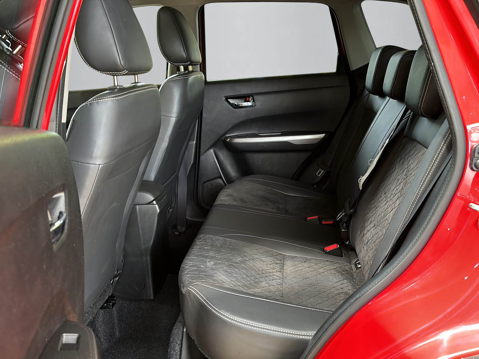 SUZUKI Vitara 1.4 T Compact Top 4x4-image-6