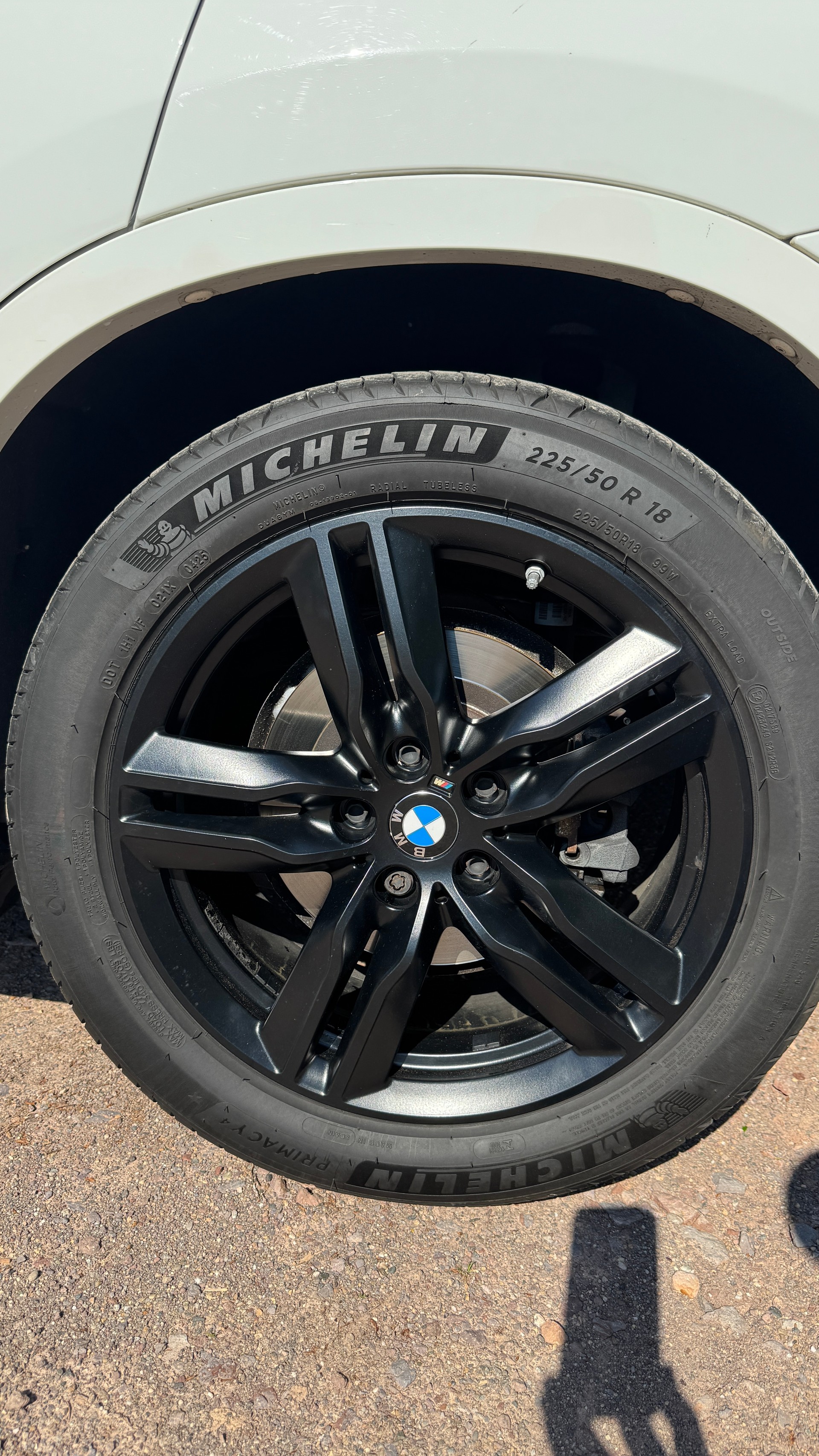 BMW 20i xDrive-image-2