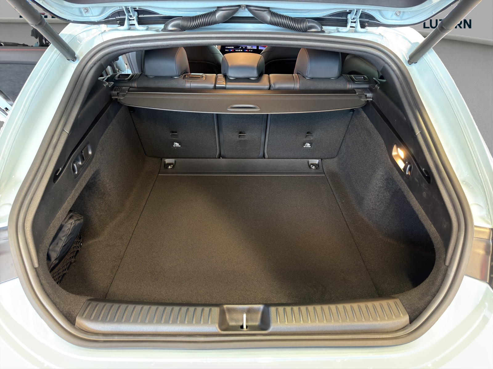 MERCEDES-BENZ CLA Shooting Brake 220 4Matic 8G-DCT-image-13