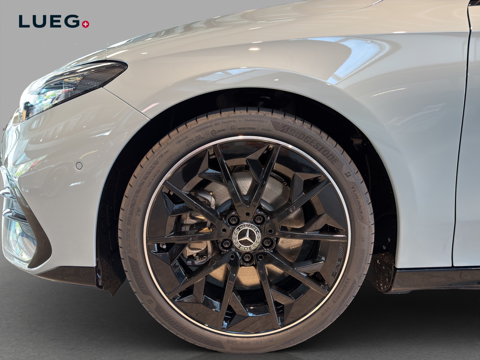 MERCEDES-BENZ CLA Shooting Brake 220 4Matic 8G-DCT-image-5