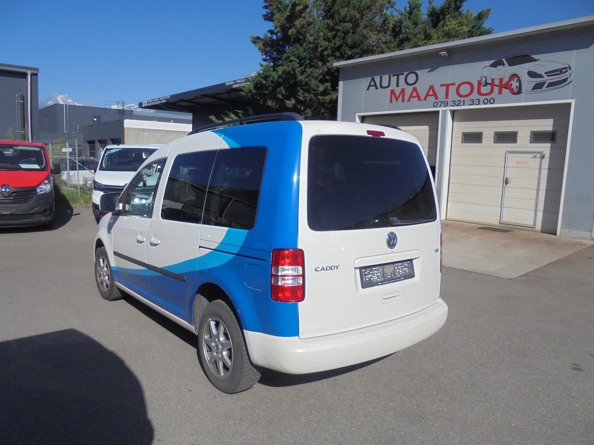 VW Caddy 1.2 TSI Family-image-5