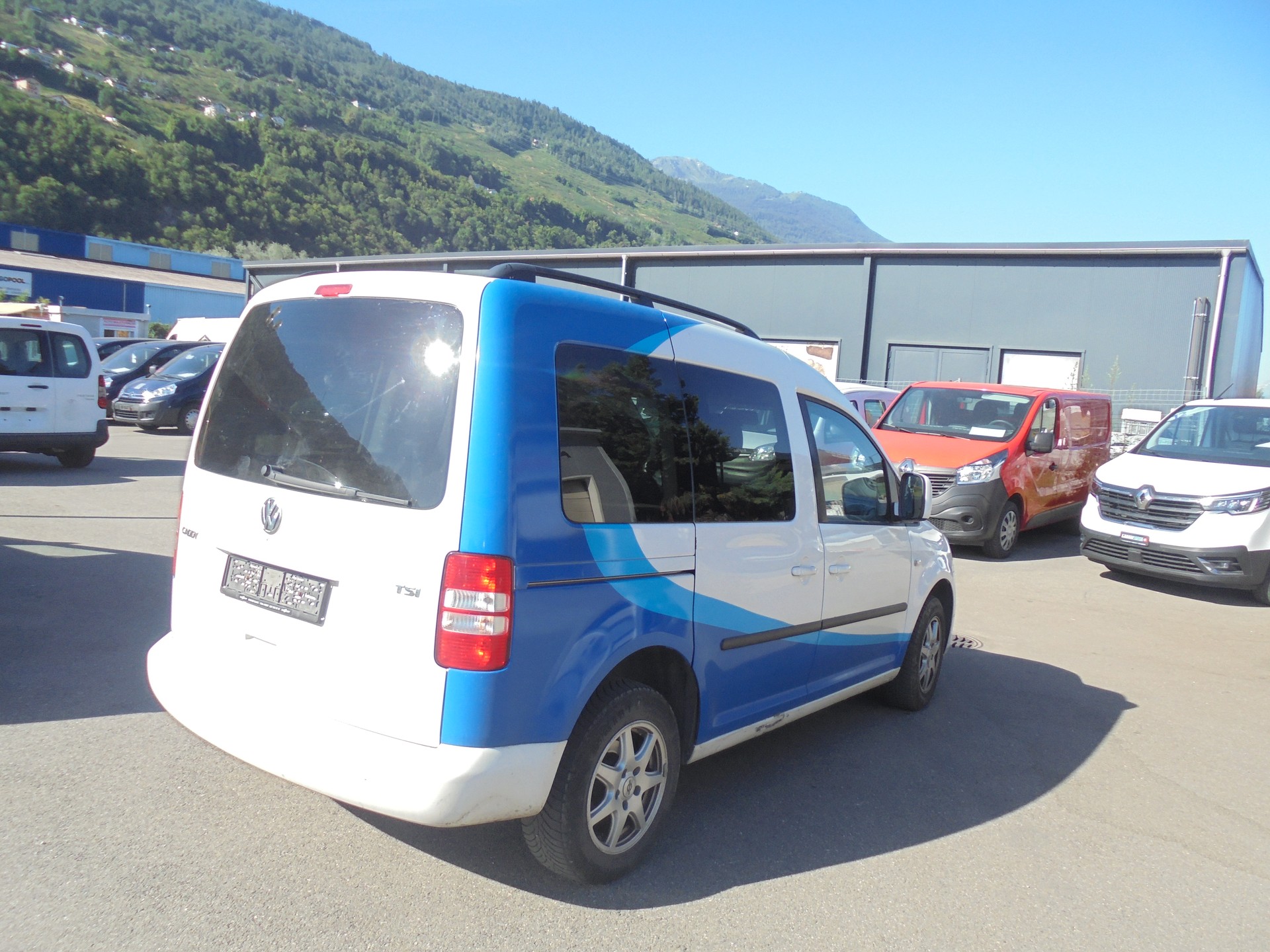 VW Caddy 1.2 TSI Family-image-4