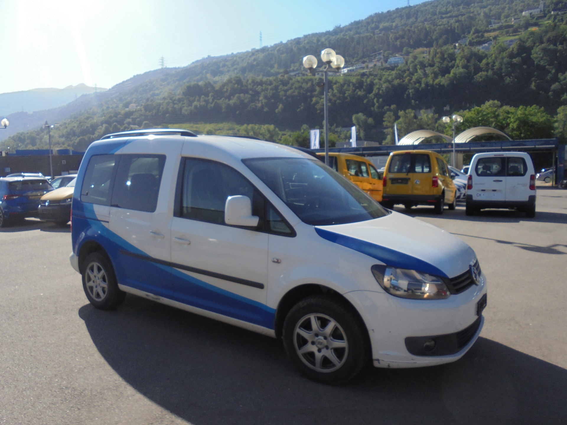 VW Caddy 1.2 TSI Family-image-2