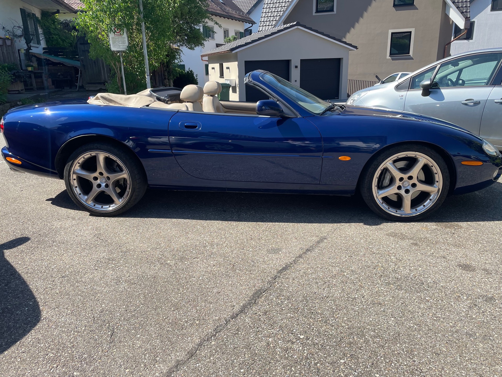 JAGUAR XKR S/C Convertible, 363 PS, 5 St.-Aut., Klima-Aut., Ivory Leder, Elektr. Verdeck, 1. Hand-image-1