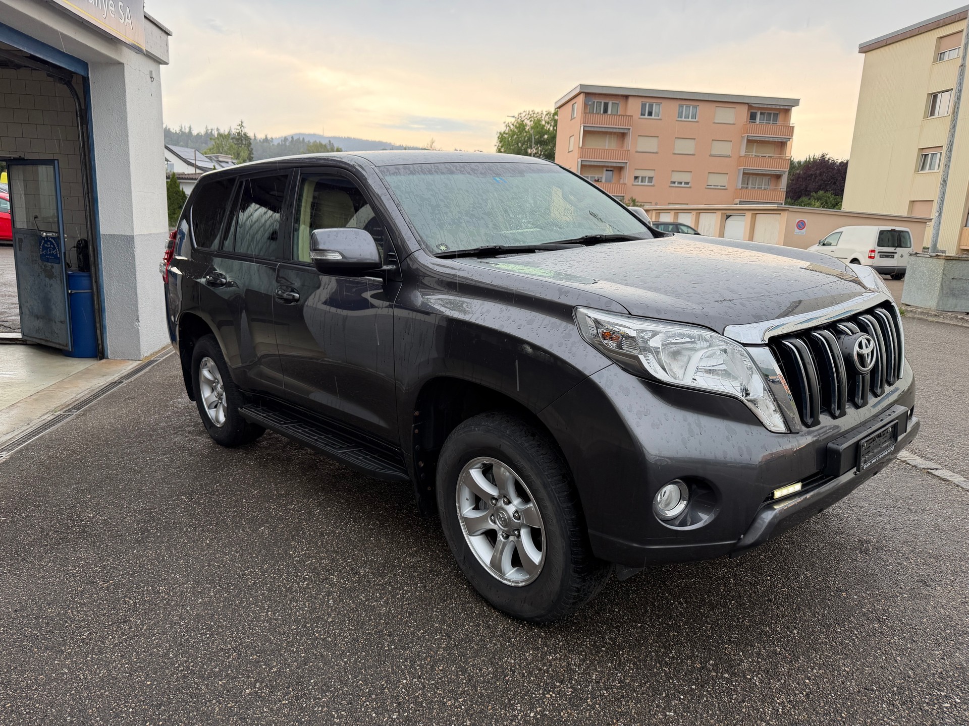 TOYOTA Land Cruiser 3.0 TD Luna Automatic-image-3