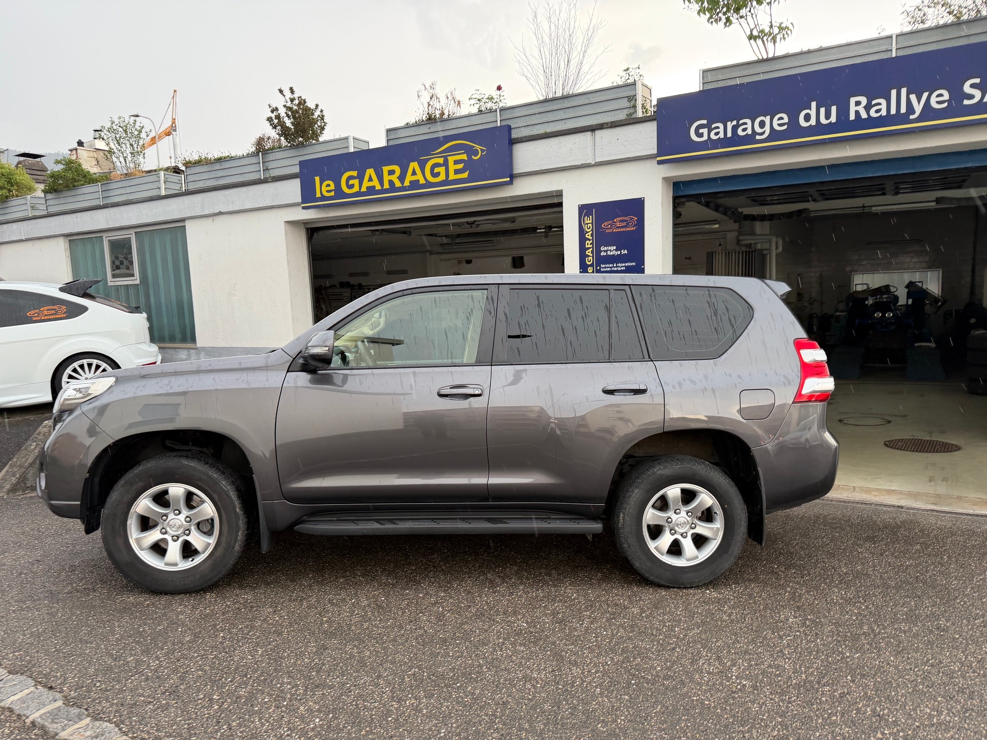 TOYOTA Land Cruiser 3.0 TD Luna Automatic-image-1