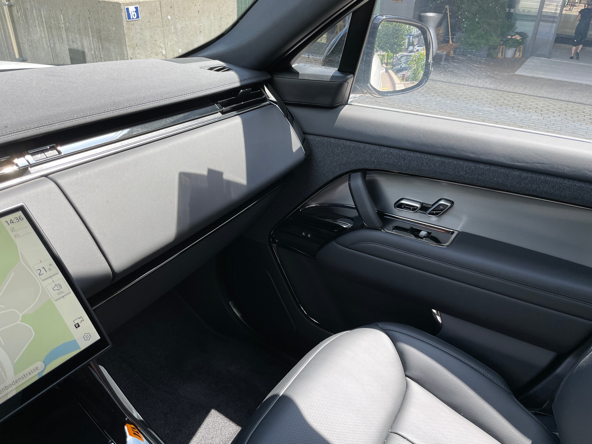 LAND ROVER Range Rover Sport P440e 3.0 Si6 PHEV Dynamic HSE Automatic-image-28