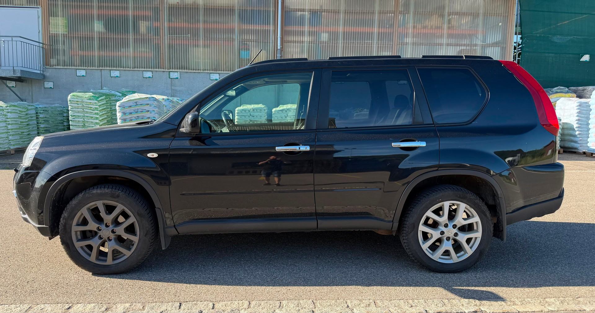 NISSAN X-TRAIL-image-1