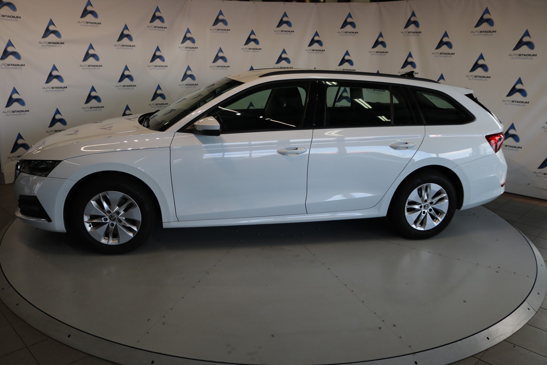 SKODA Octavia Combi 2.0 TDI DSG Ambition 4x4-image-18