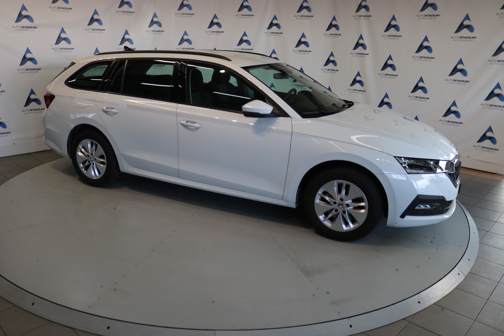 SKODA Octavia Combi 2.0 TDI DSG Ambition 4x4-image-31