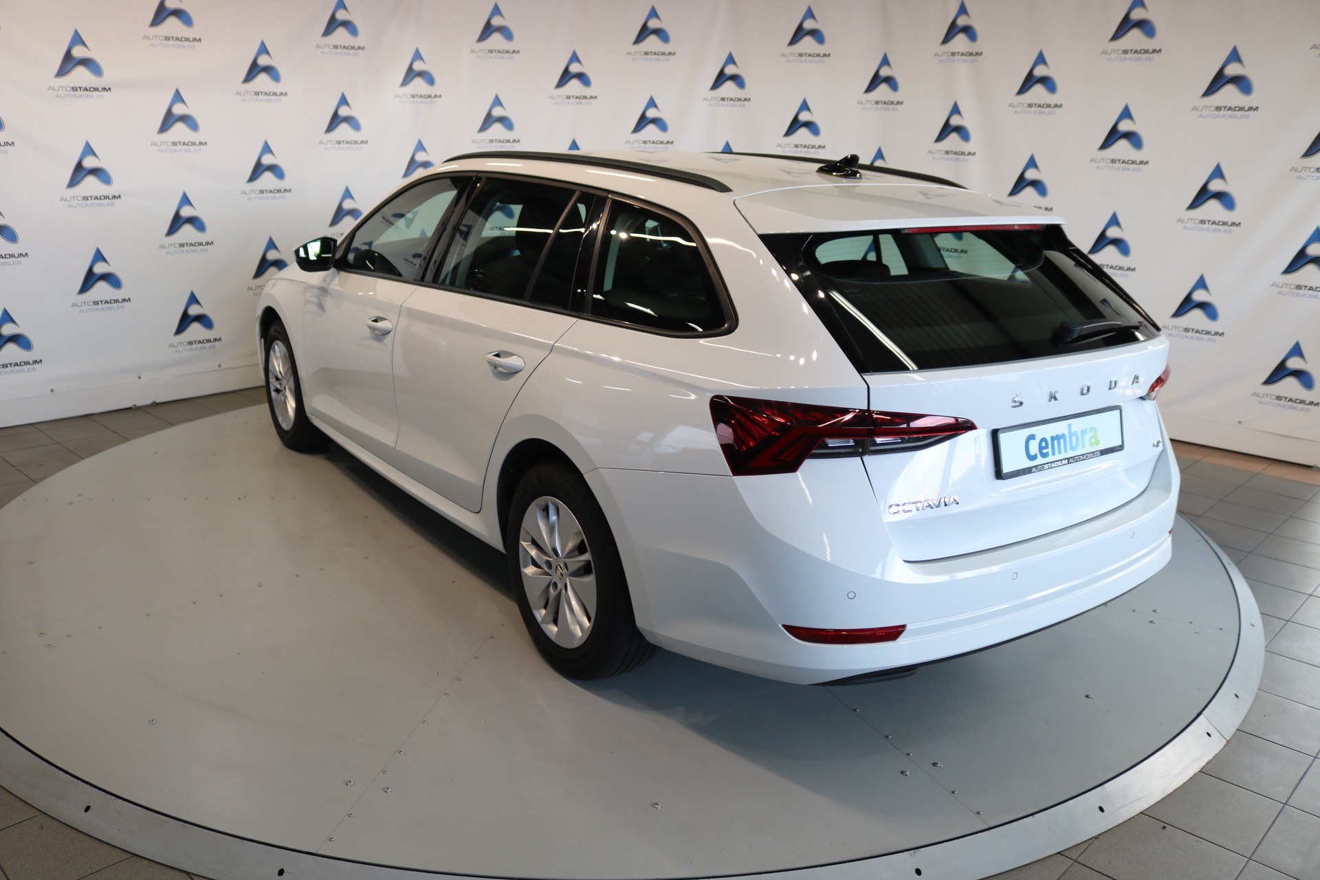 SKODA Octavia Combi 2.0 TDI DSG Ambition 4x4-image-22