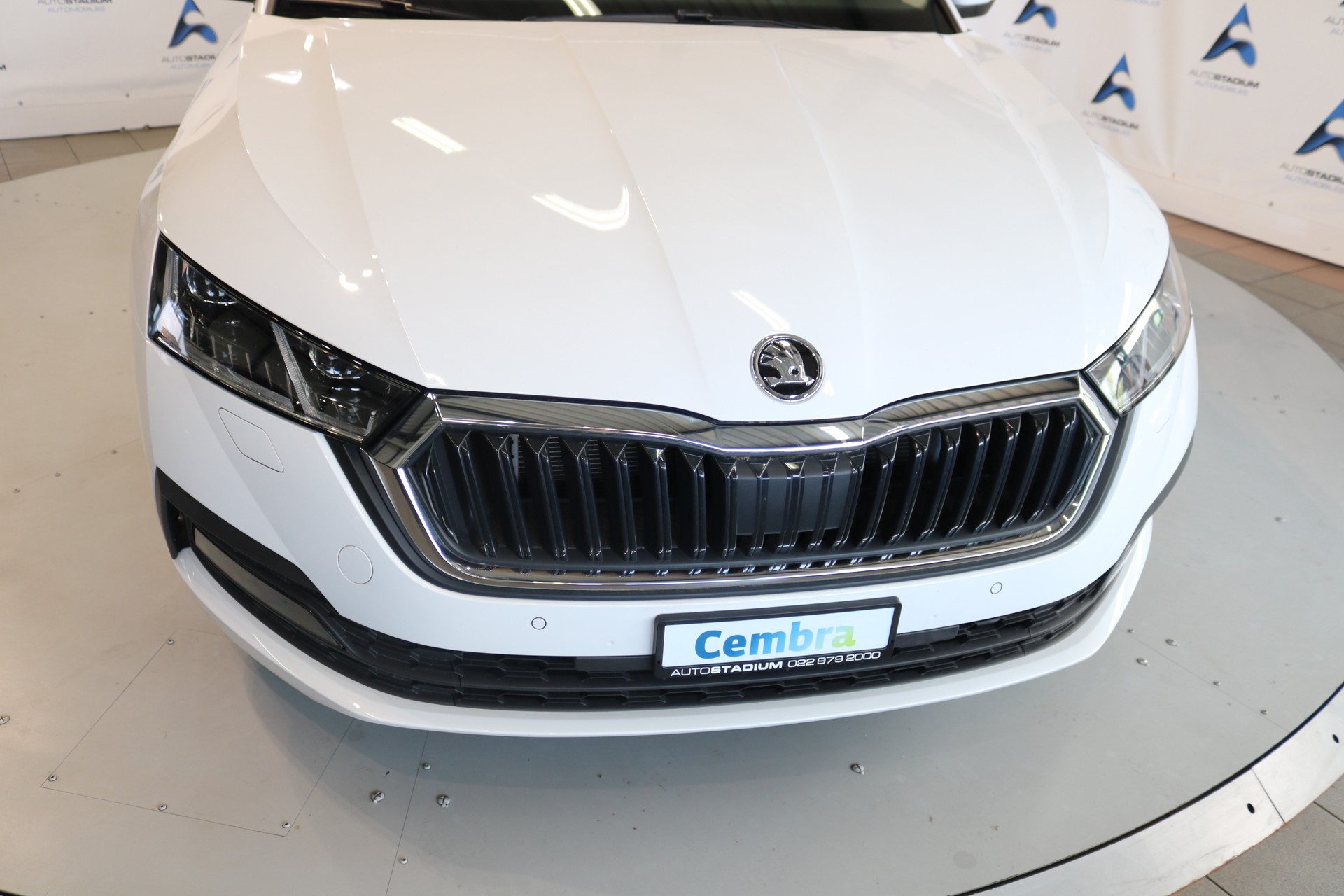 SKODA Octavia Combi 2.0 TDI DSG Ambition 4x4-image-33