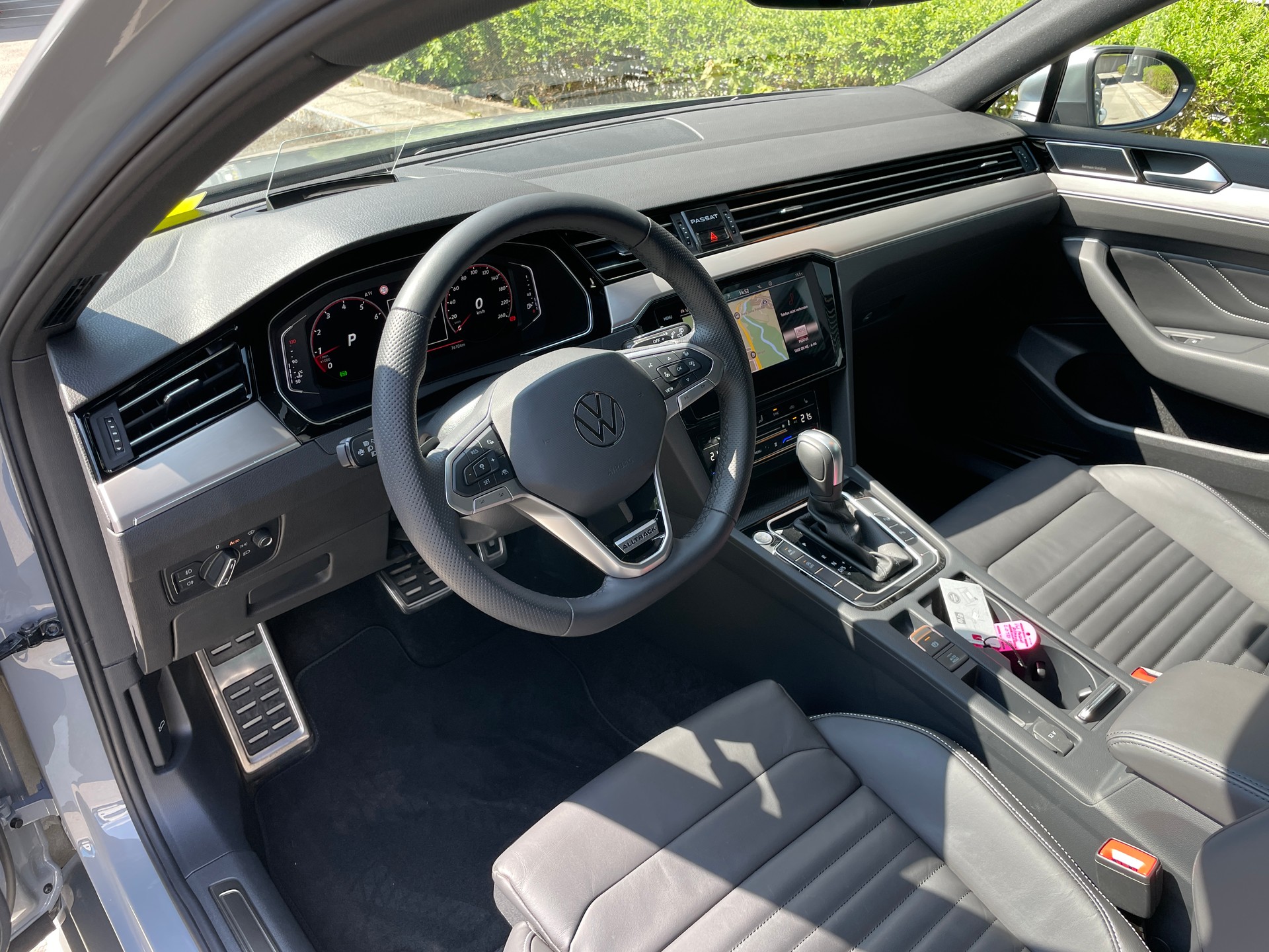 VW Passat Alltrack 2.0 TSI 4Motion DSG-image-9