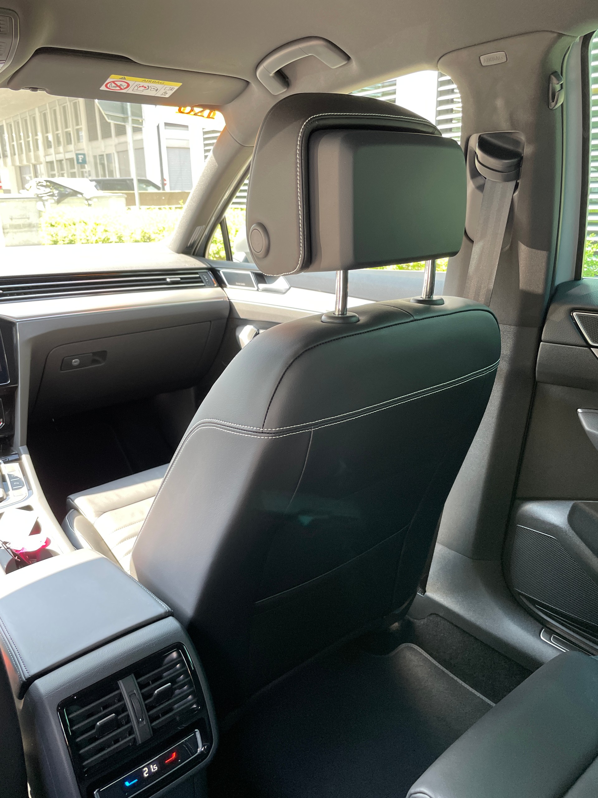 VW Passat Alltrack 2.0 TSI 4Motion DSG-image-15