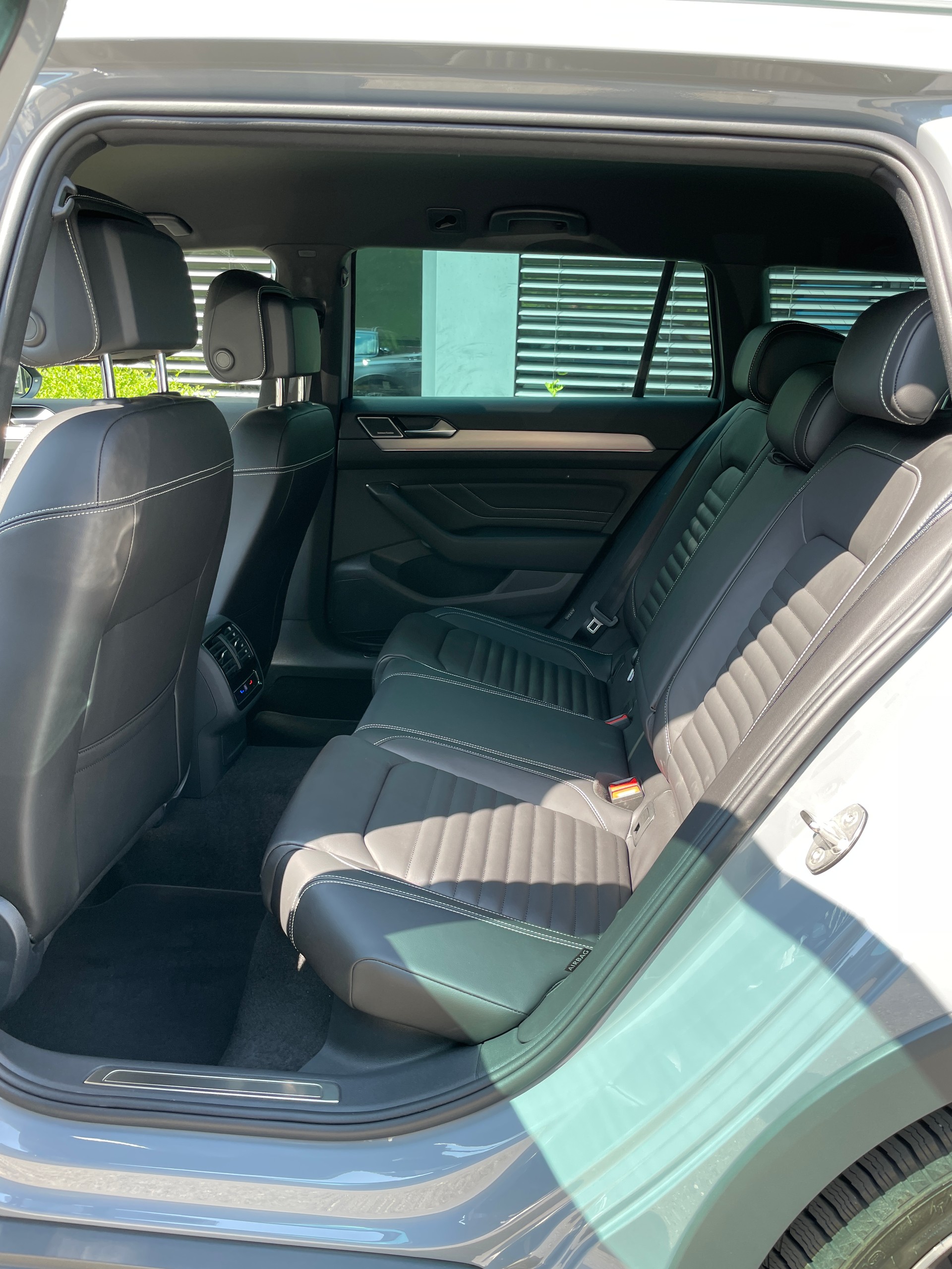 VW Passat Alltrack 2.0 TSI 4Motion DSG-image-13