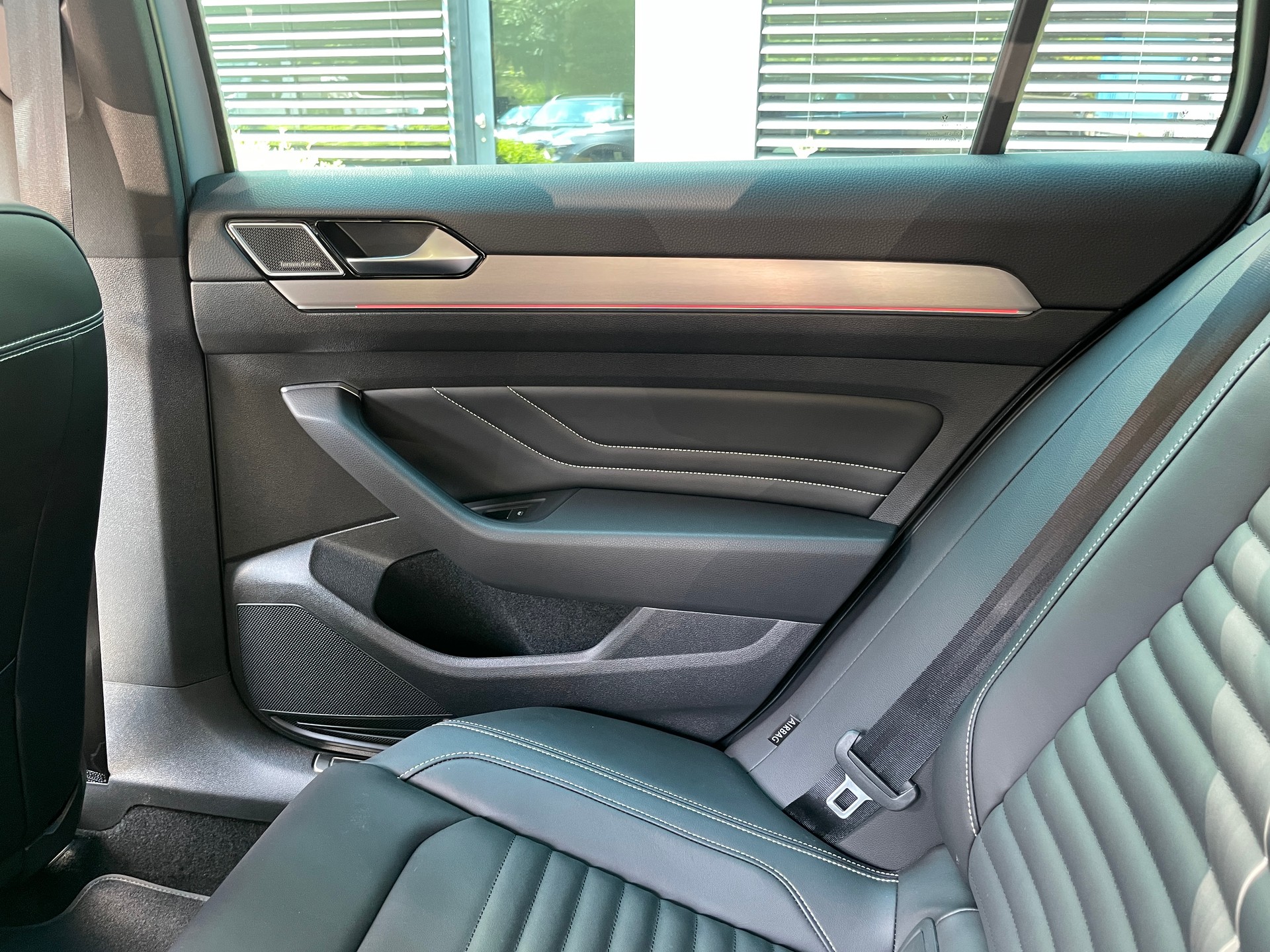 VW Passat Alltrack 2.0 TSI 4Motion DSG-image-14