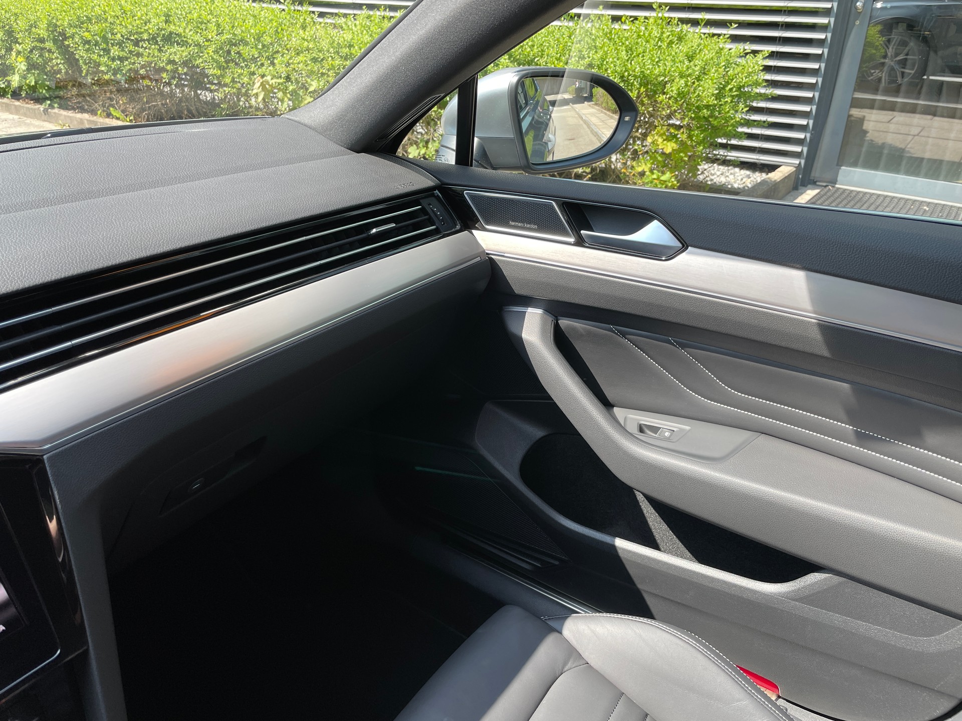 VW Passat Alltrack 2.0 TSI 4Motion DSG-image-23