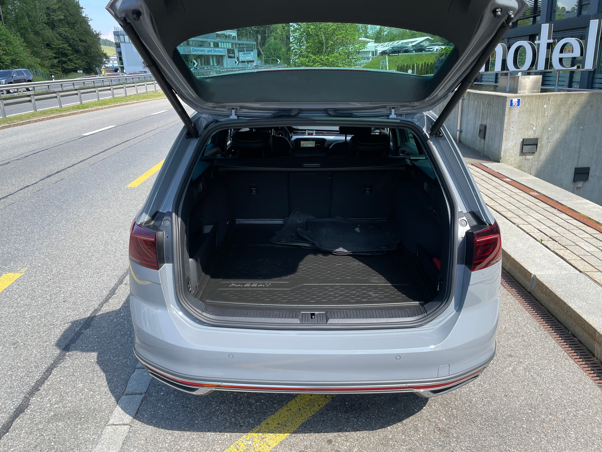 VW Passat Alltrack 2.0 TSI 4Motion DSG-image-4