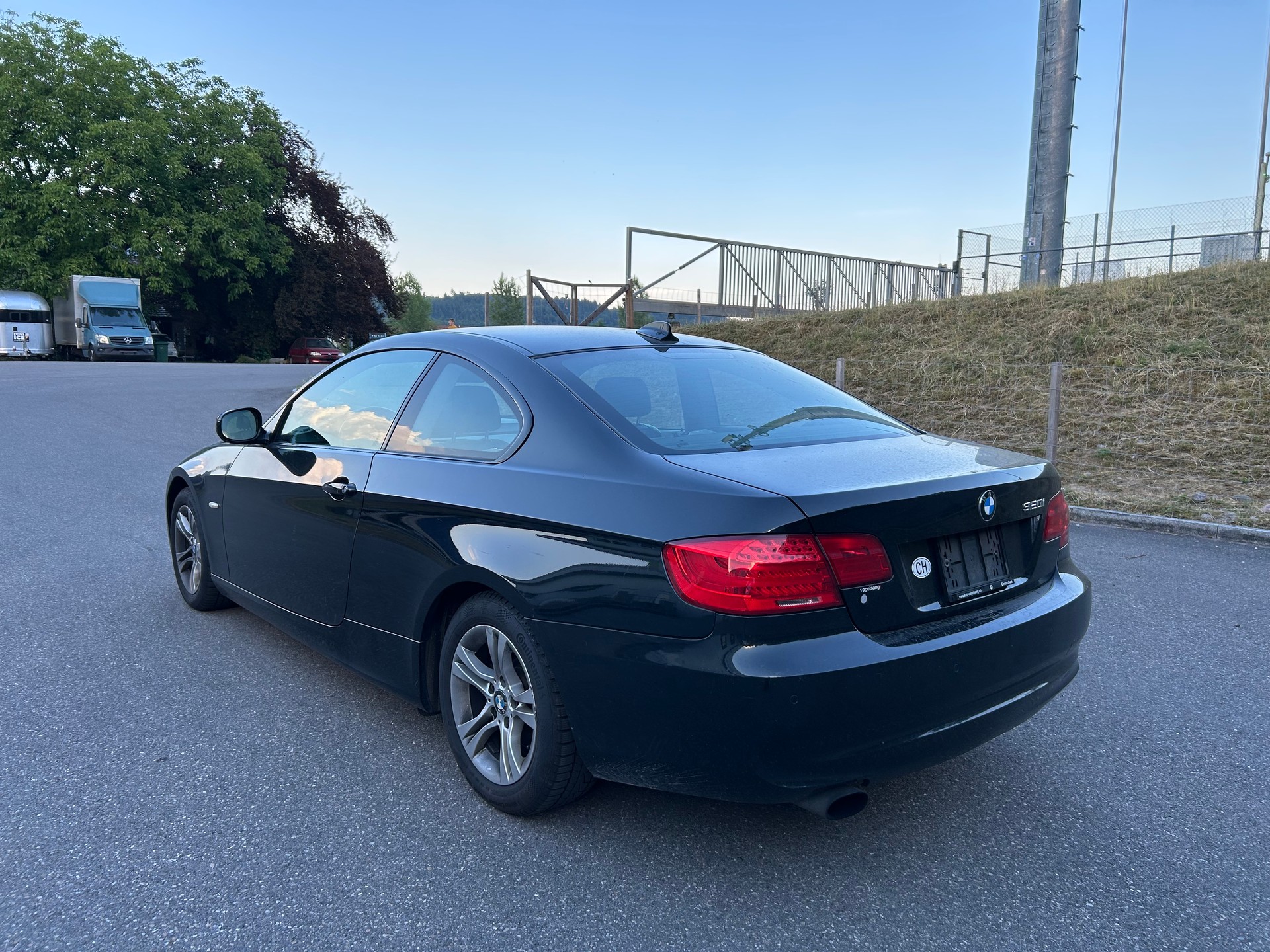 BMW 320i Coupé-image-4