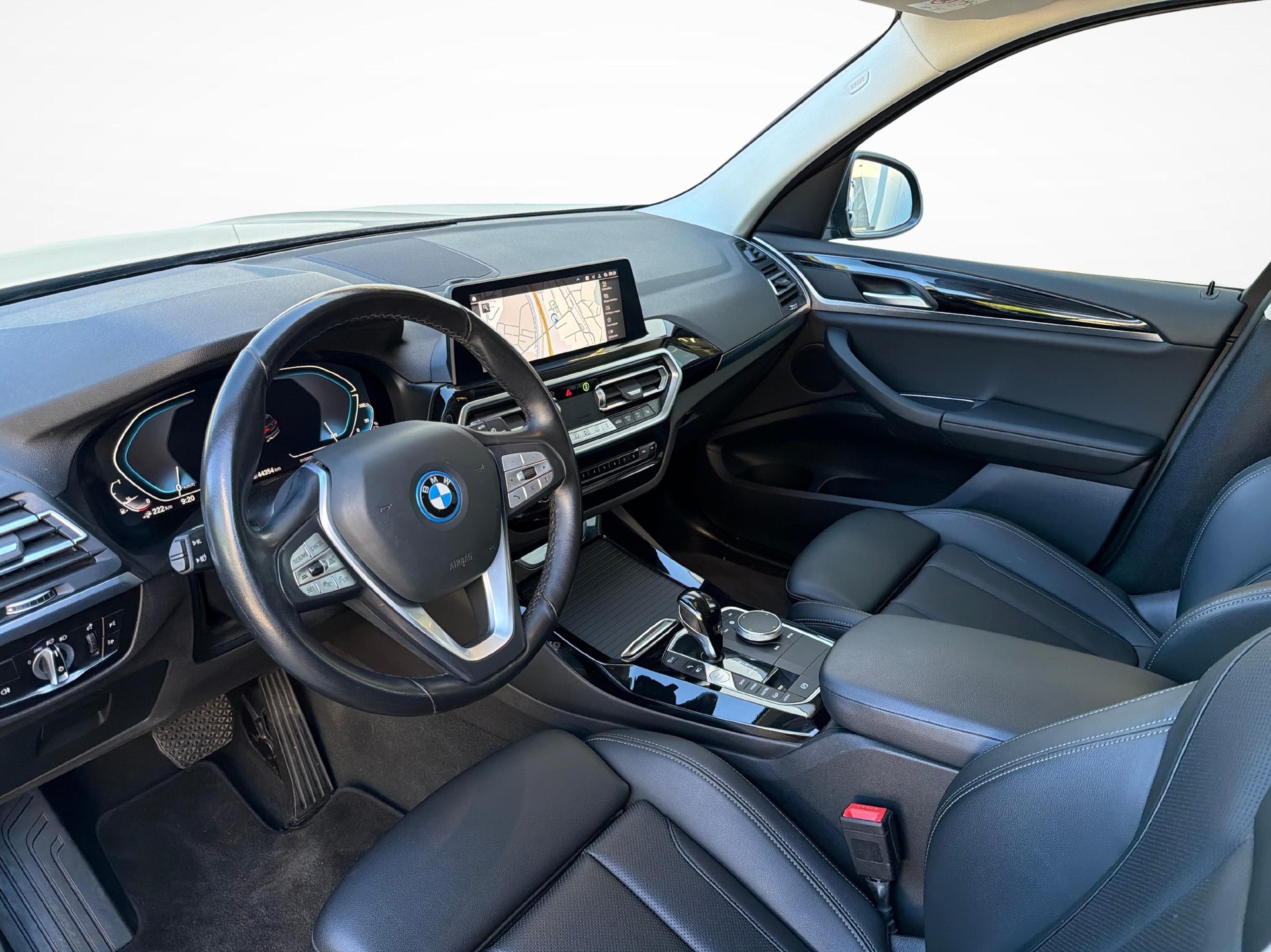 BMW X3 30e xDrive-image-11