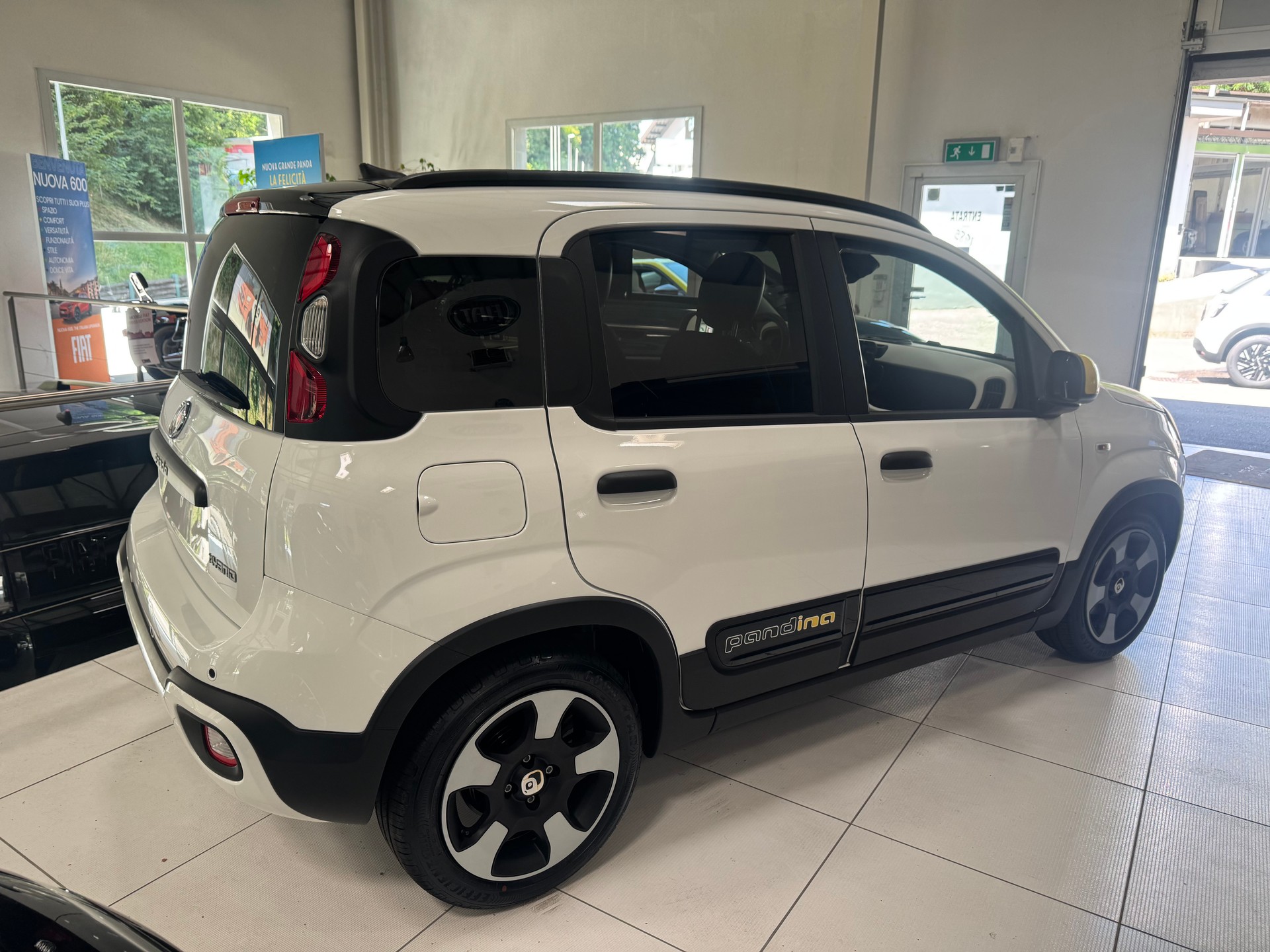 FIAT Pandina 1.0 MHEV Cross-image-4