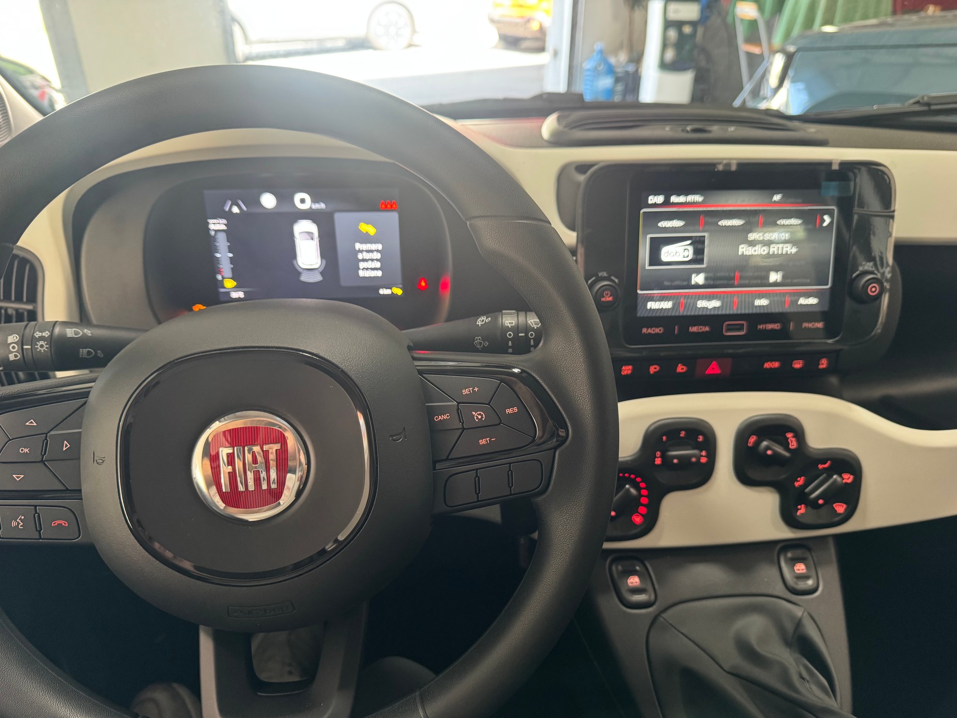 FIAT Pandina 1.0 MHEV Cross-image-8