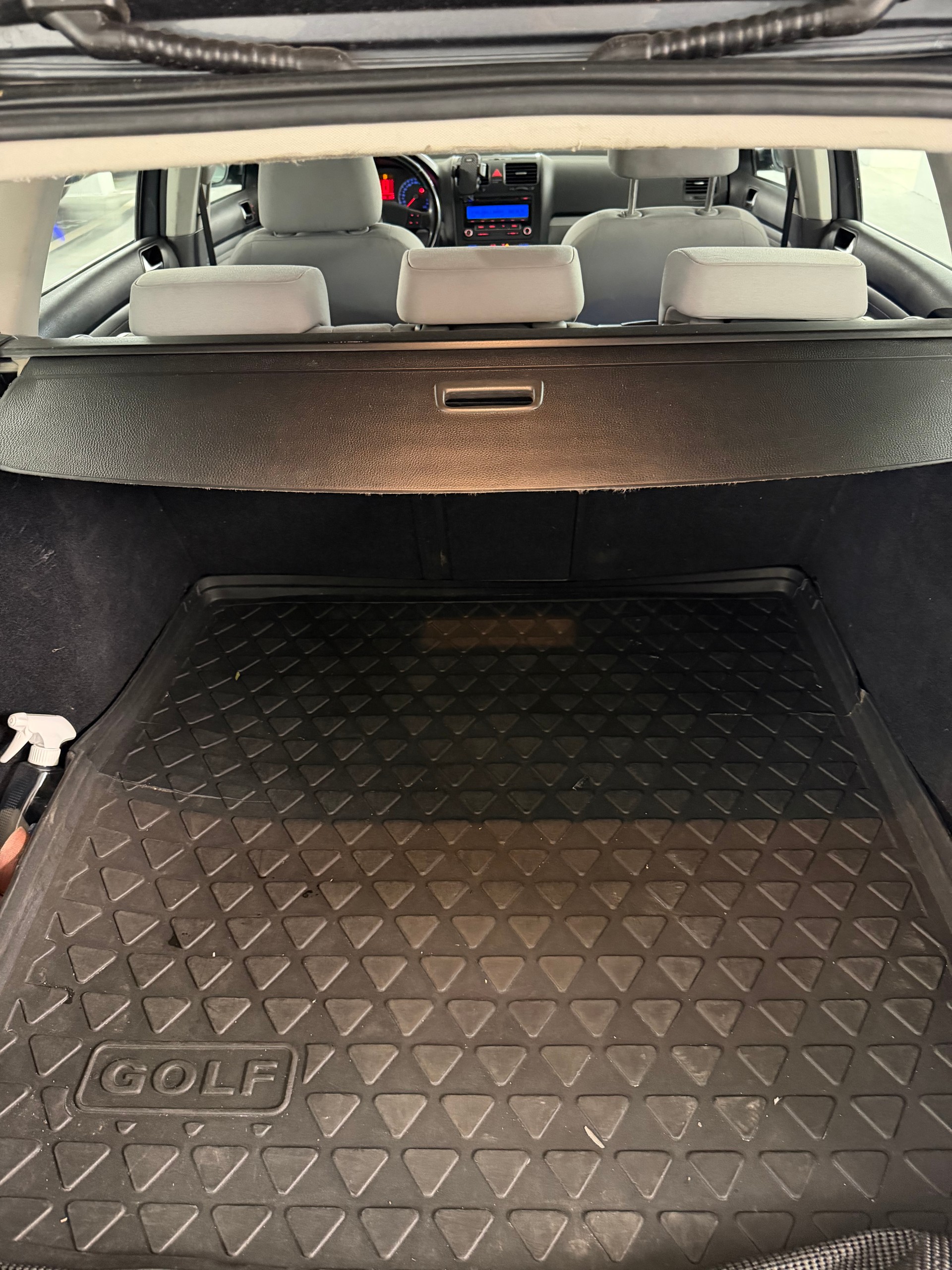 VW Golf Variant 1.9 TDI Comfortline 4Motion-image-9