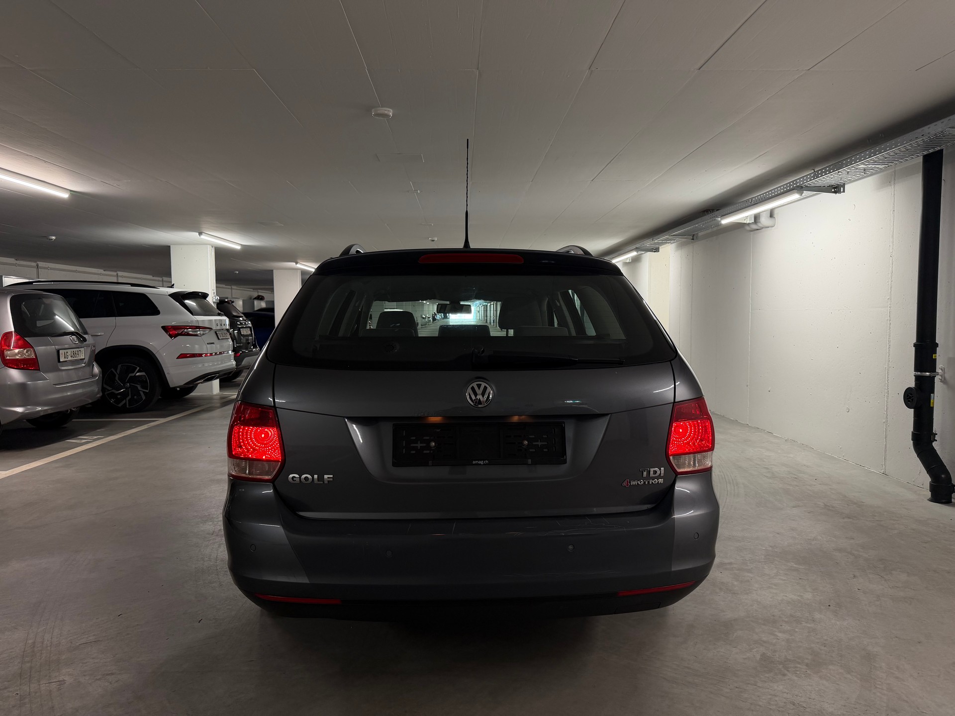 VW Golf Variant 1.9 TDI Comfortline 4Motion-image-5