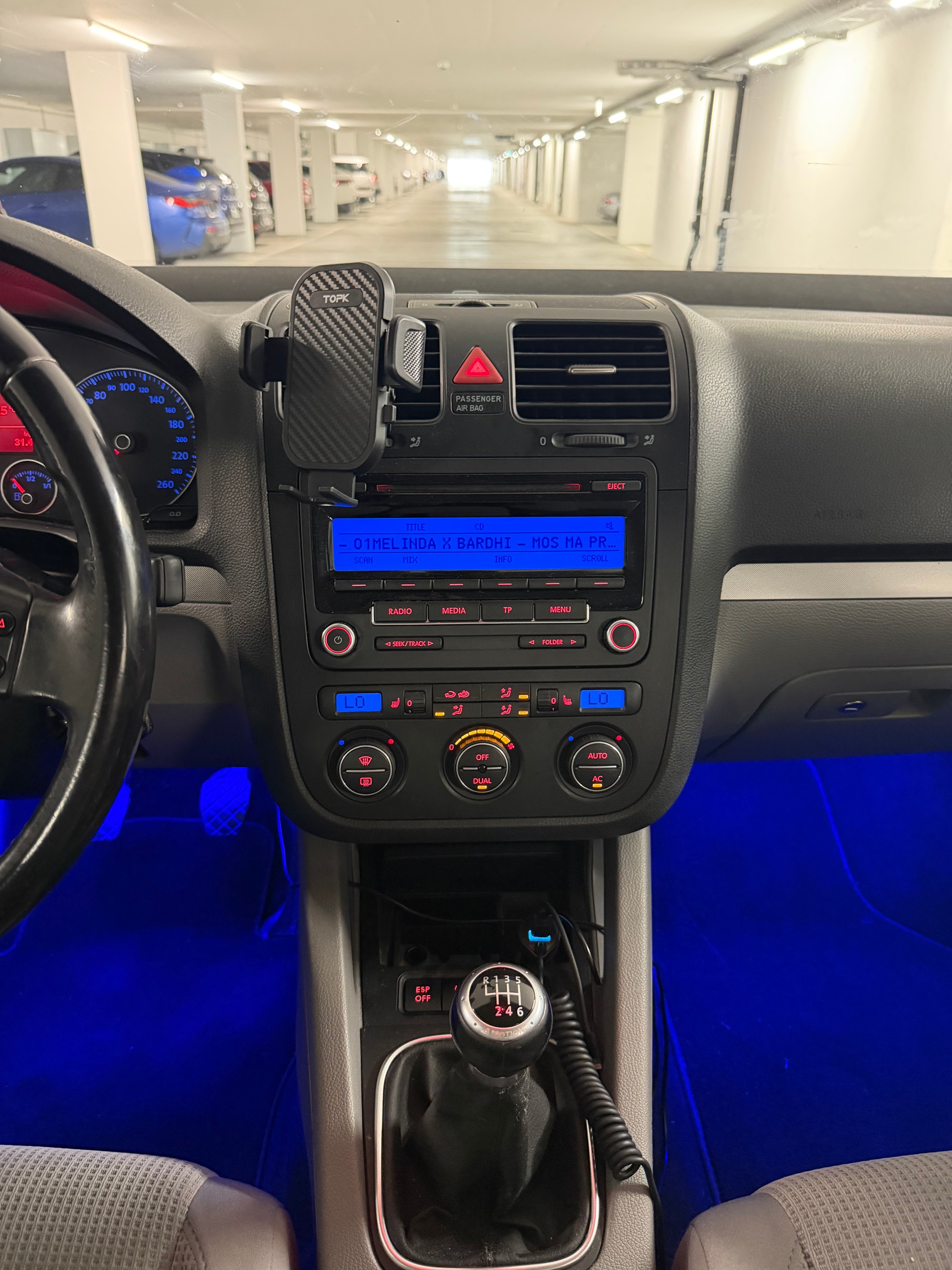 VW Golf Variant 1.9 TDI Comfortline 4Motion-image-11
