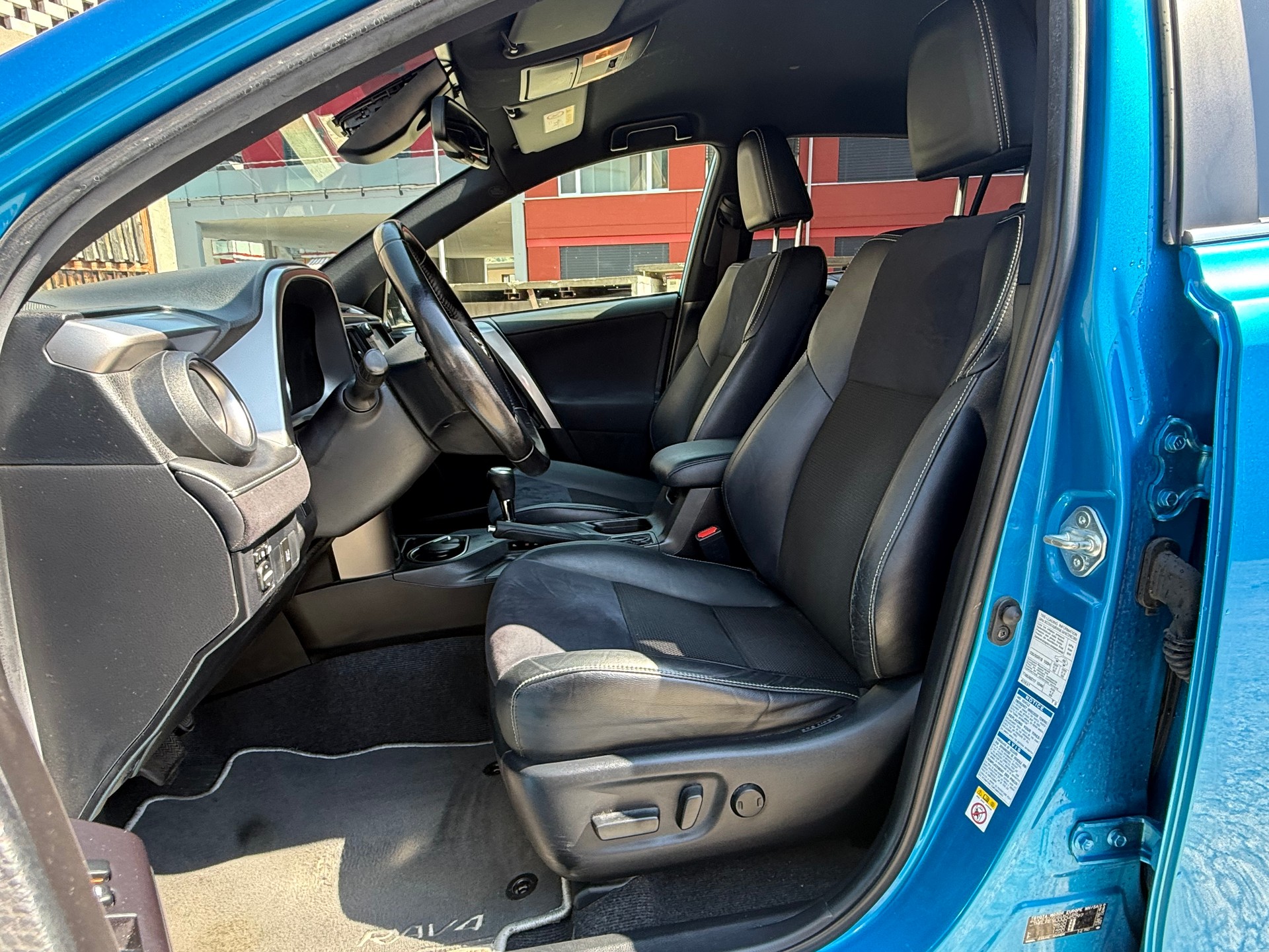 TOYOTA RAV-4 2.5 HSD Sol Premium e-CVT-image-6