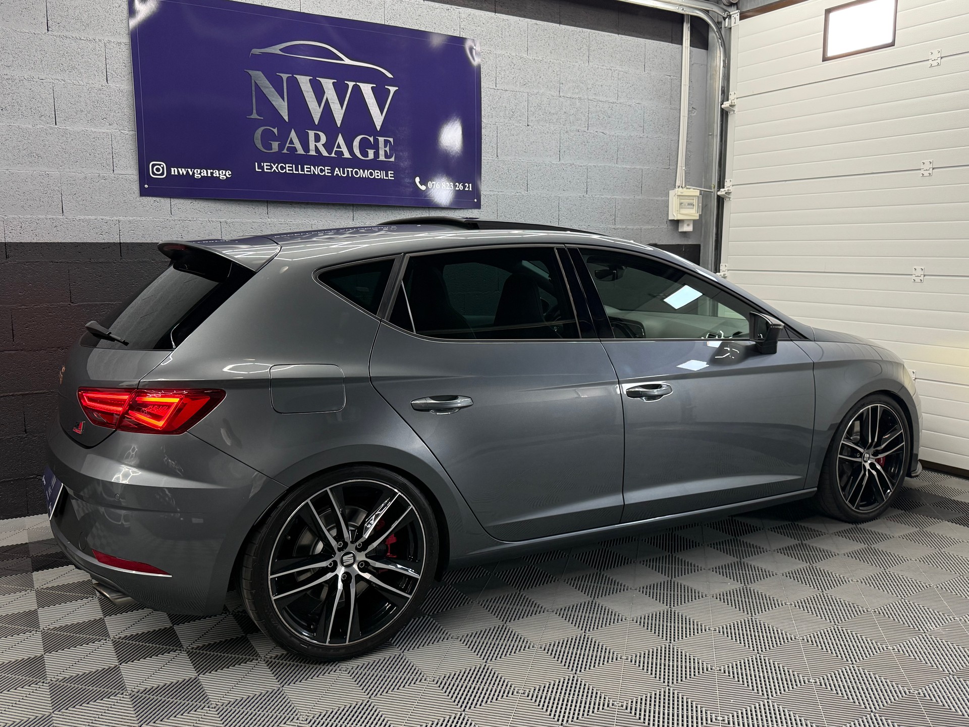 SEAT Leon 2.0 TSI Cupra 300 DSG-image-7