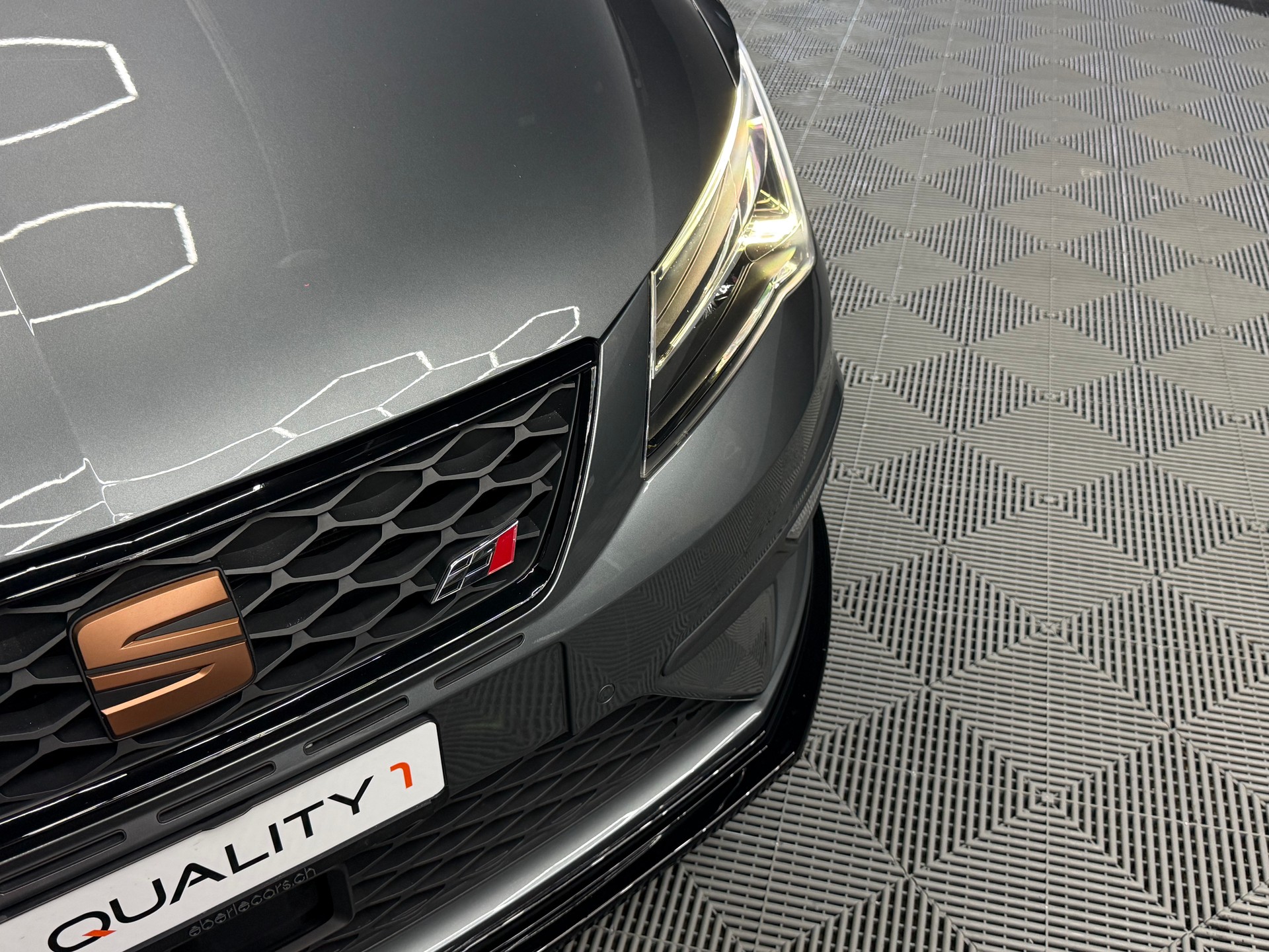 SEAT Leon 2.0 TSI Cupra 300 DSG-image-14