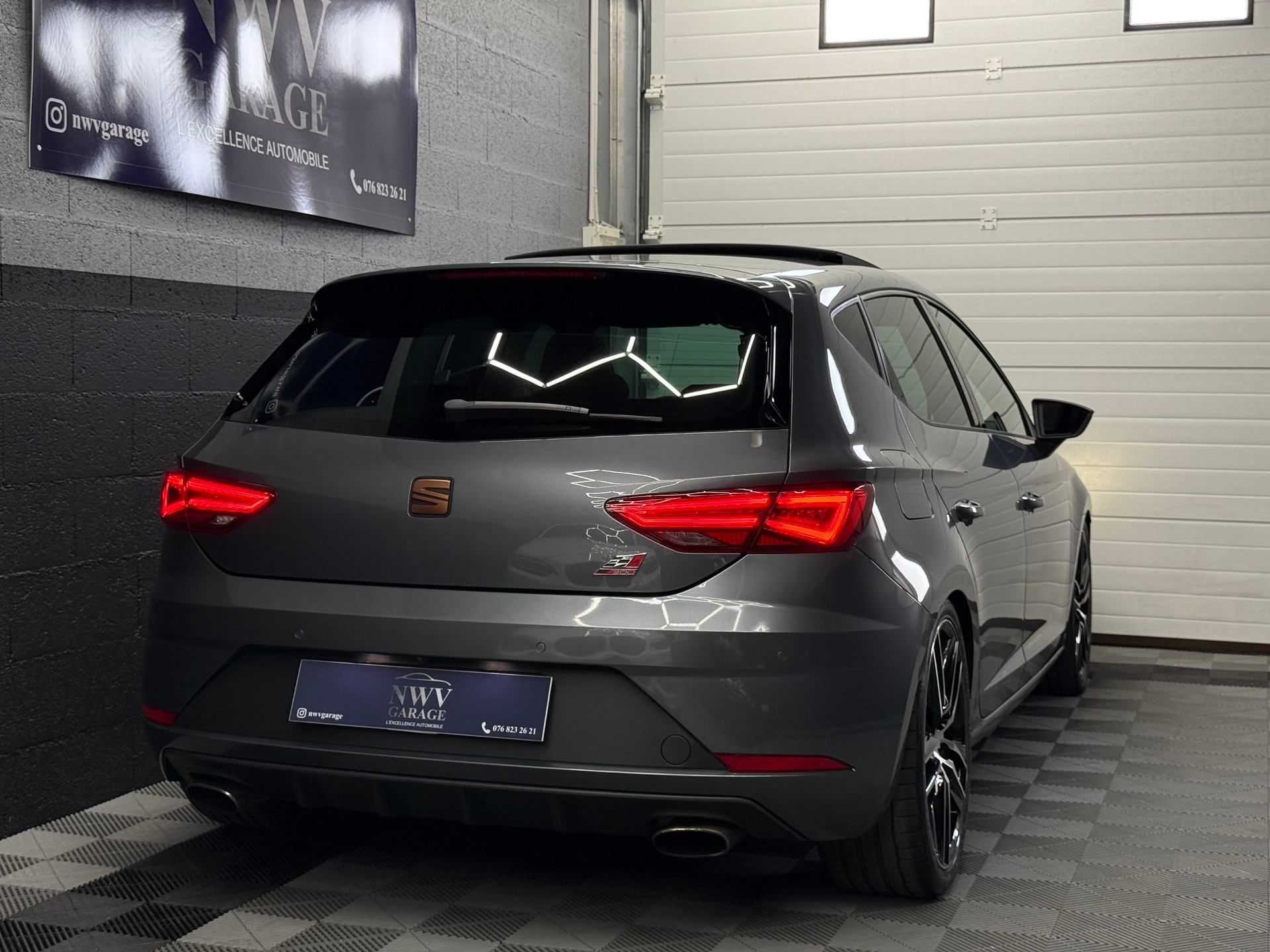 SEAT Leon 2.0 TSI Cupra 300 DSG-image-6