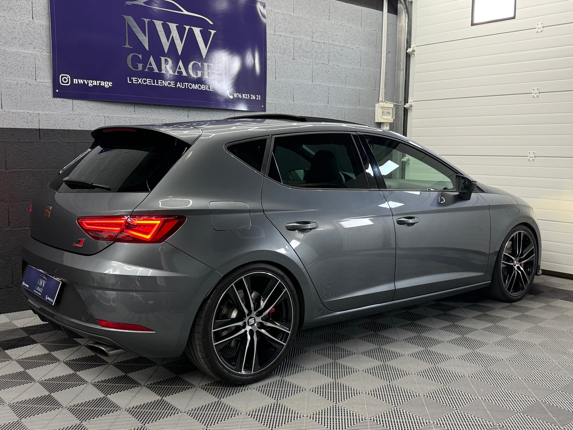 SEAT Leon 2.0 TSI Cupra 300 DSG-image-5