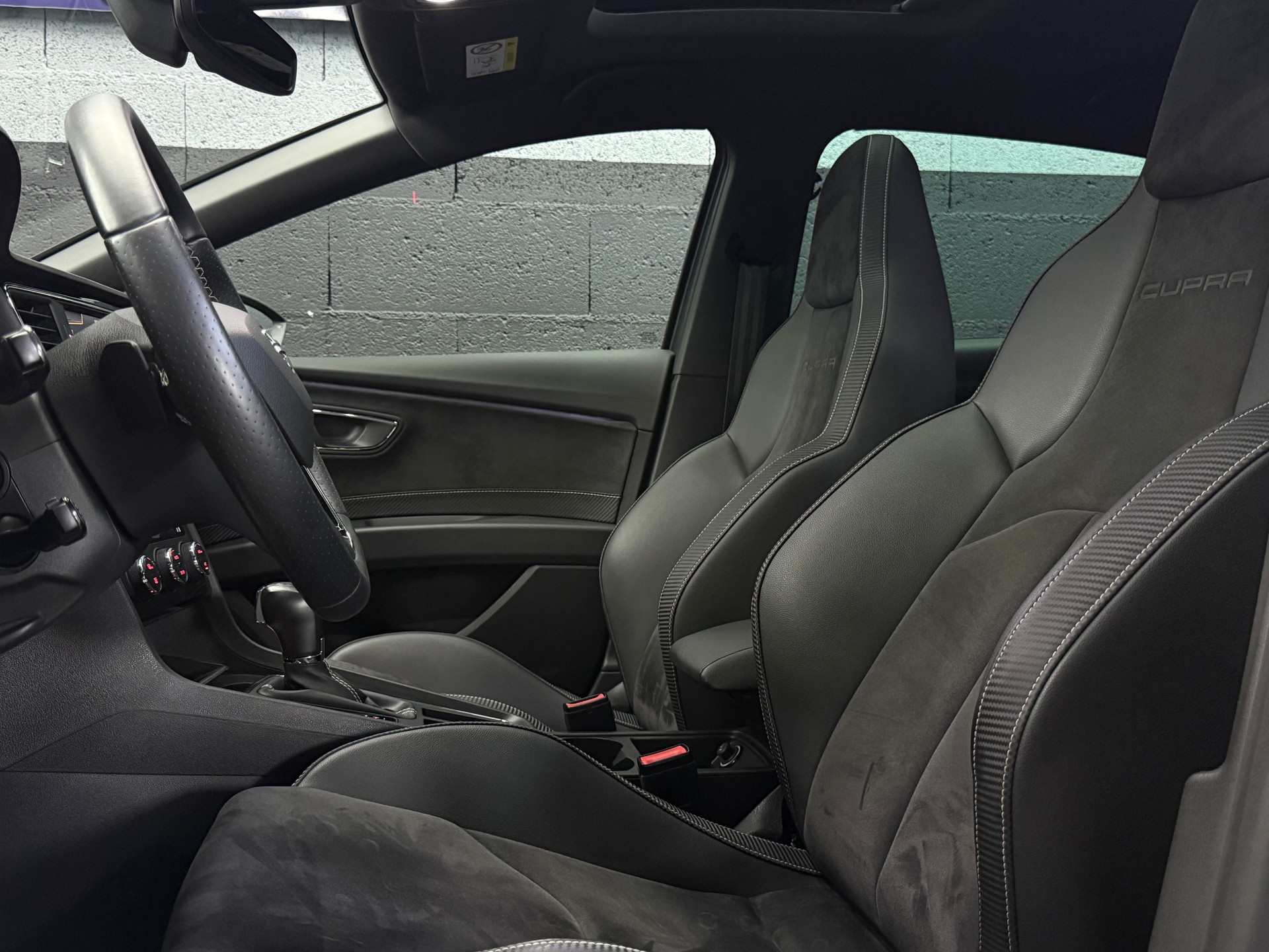 SEAT Leon 2.0 TSI Cupra 300 DSG-image-8