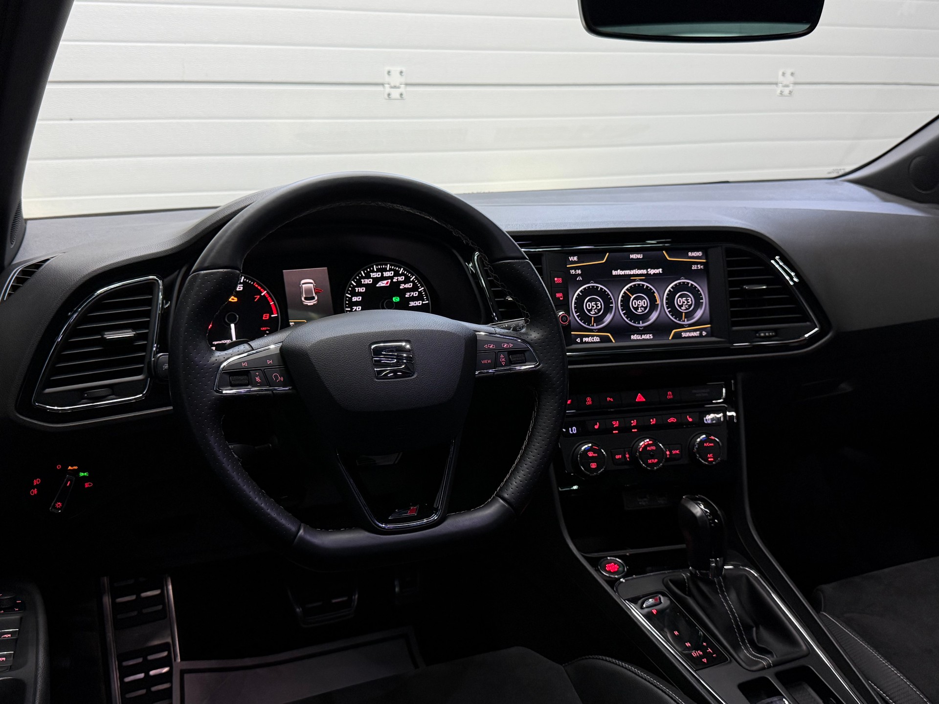 SEAT Leon 2.0 TSI Cupra 300 DSG-image-10