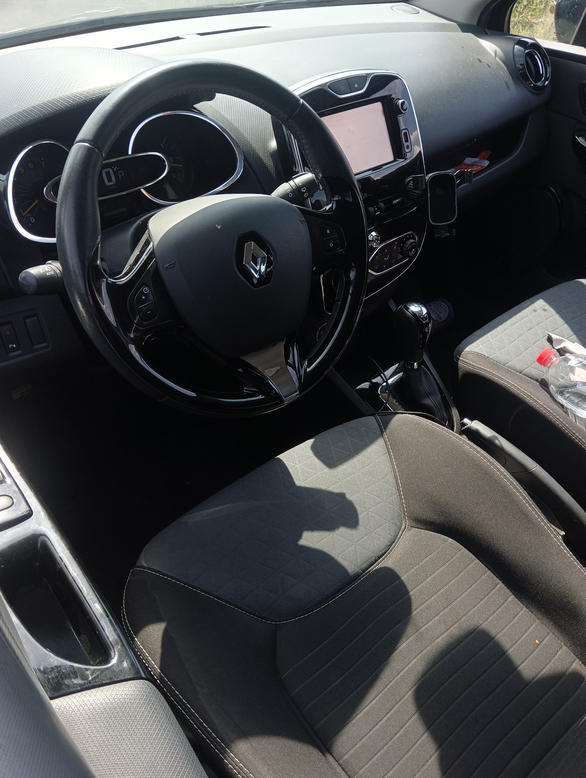 RENAULT Clio Grandtour 1.2 16V T Swiss Edition EDC-image-5