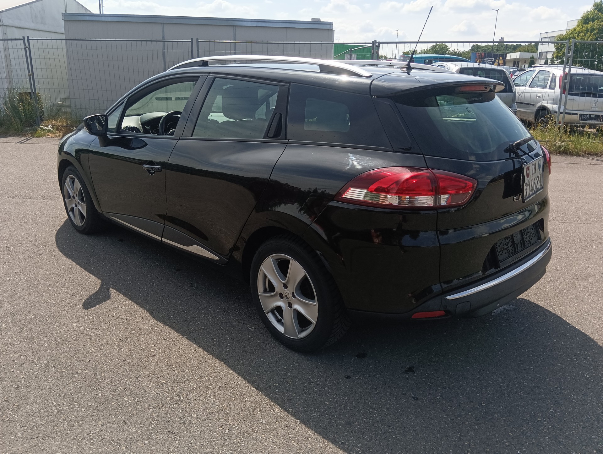 RENAULT Clio Grandtour 1.2 16V T Swiss Edition EDC-image-2