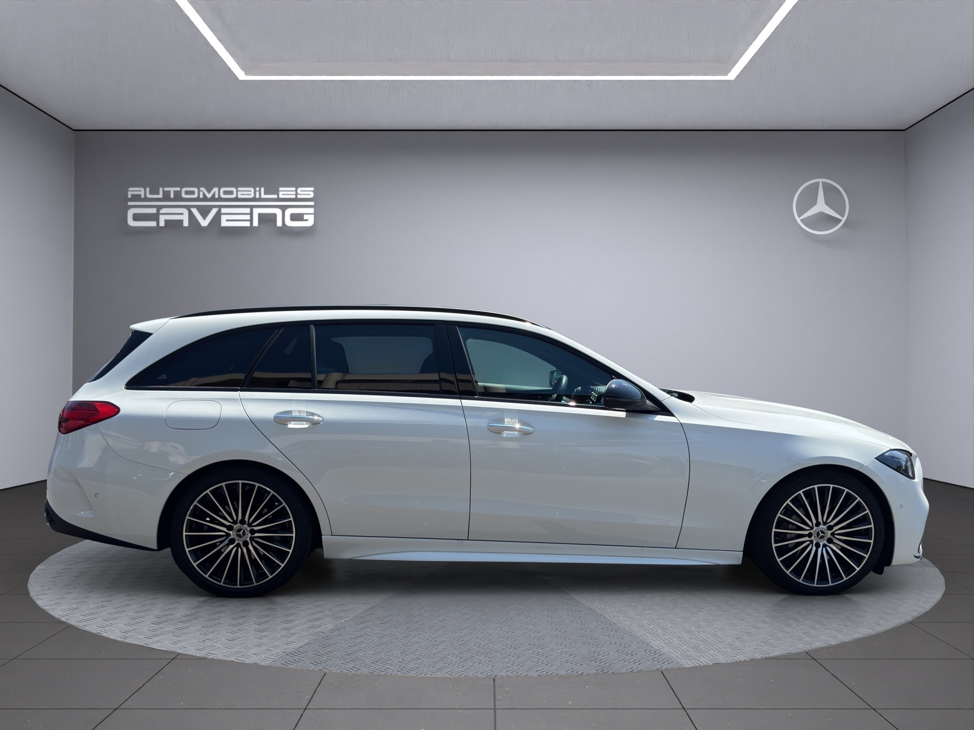 MERCEDES-BENZ C 200 T 4Matic AMG Line-image-5