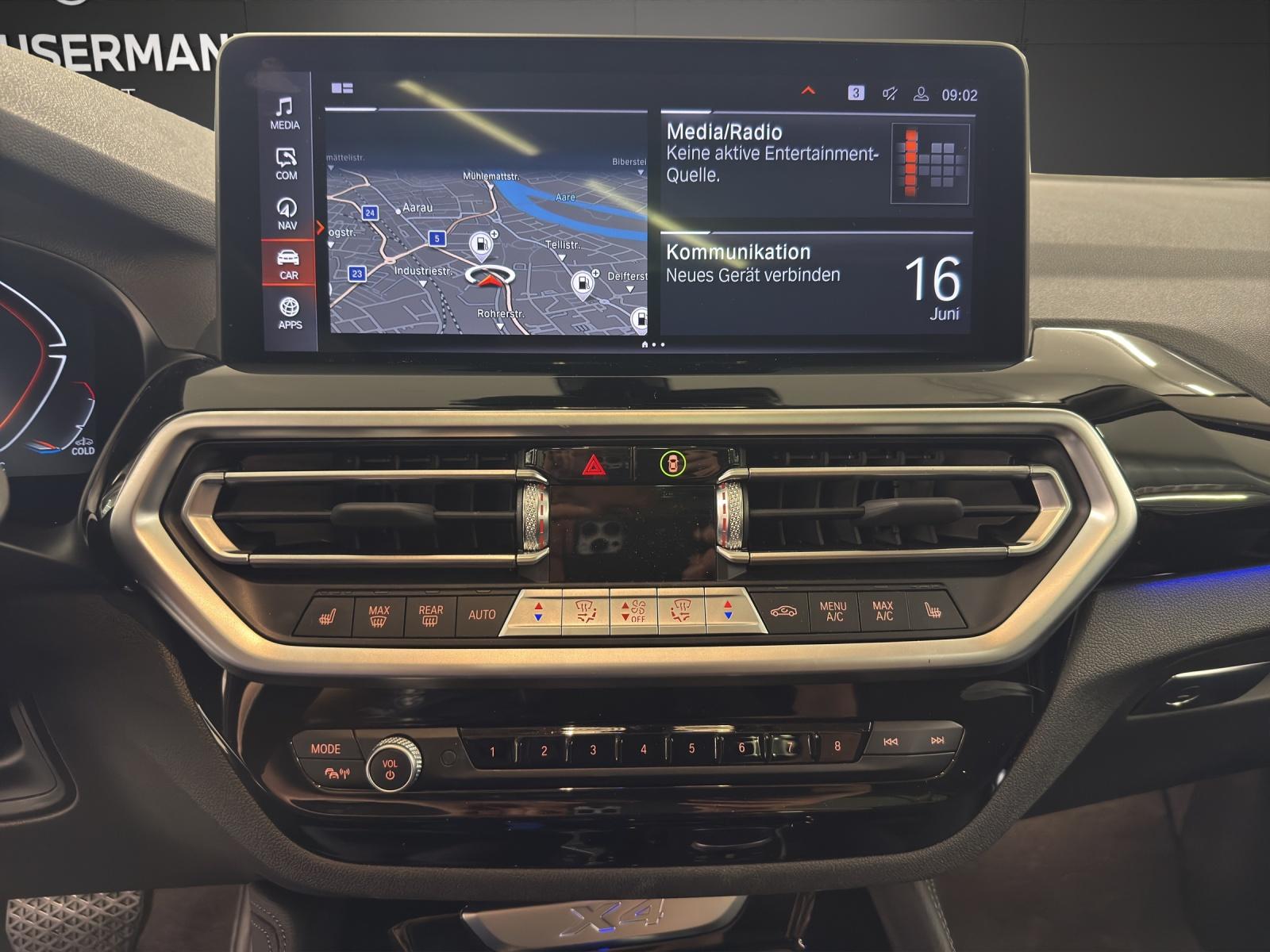 BMW X4 20i xDrive-image-17