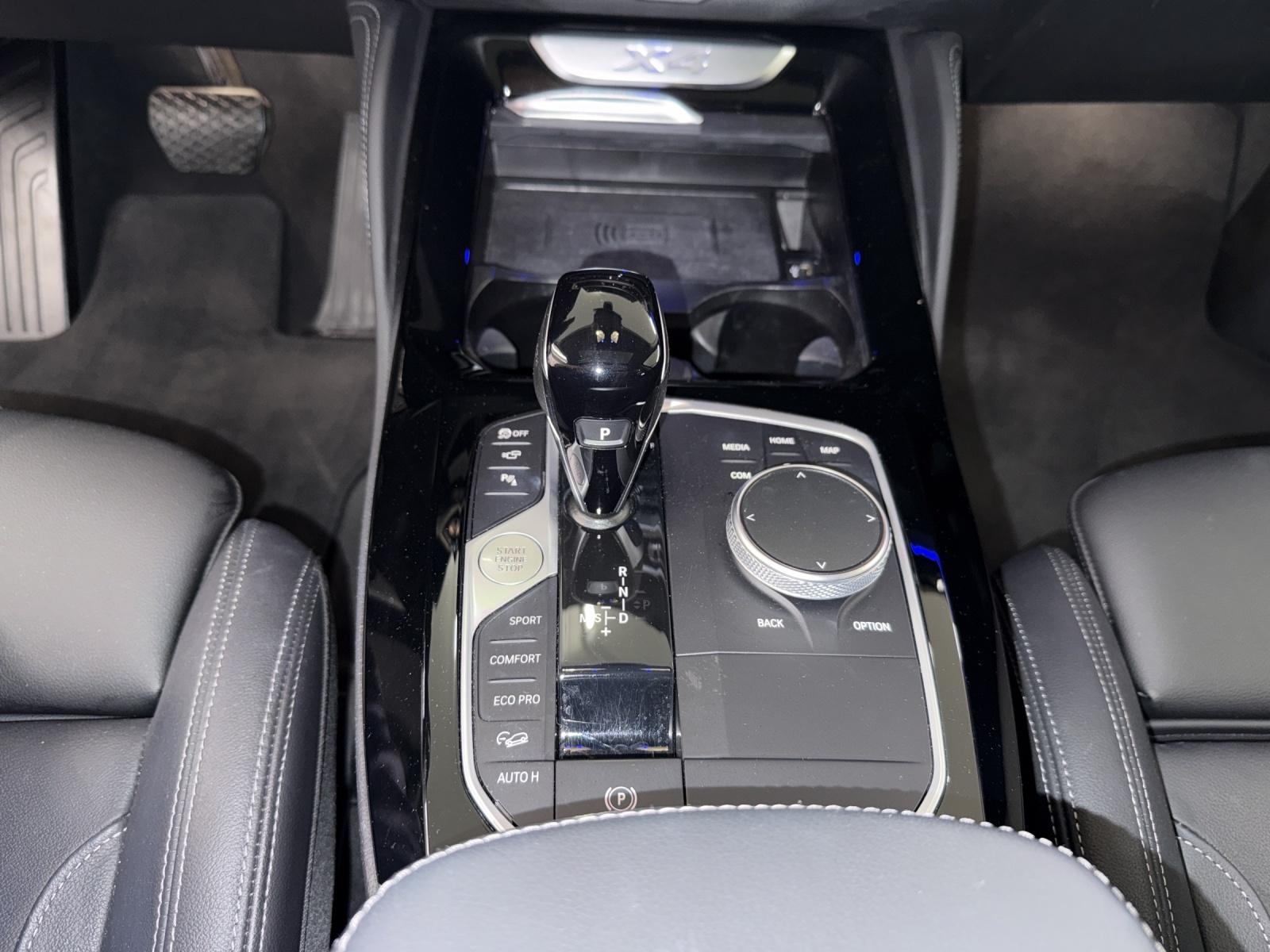BMW X4 20i xDrive-image-16
