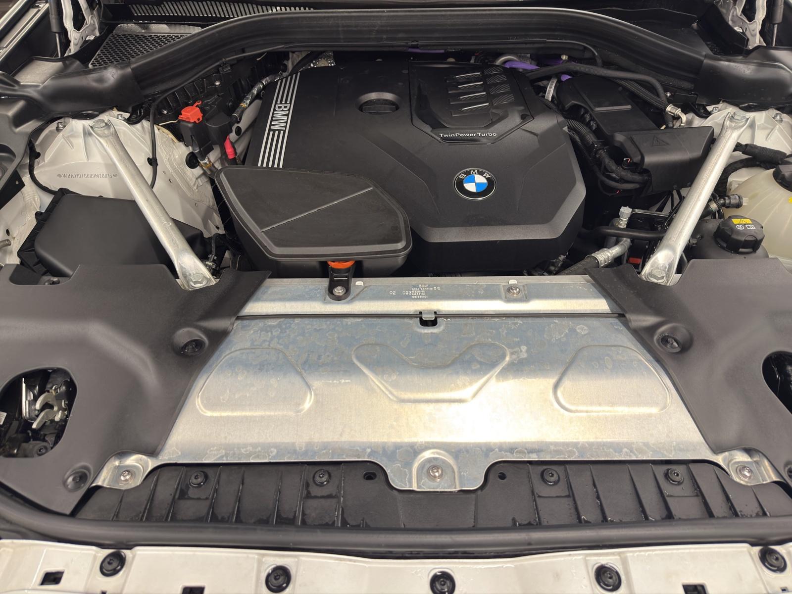 BMW X4 20i xDrive-image-23