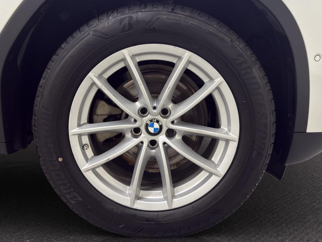 BMW X4 20i xDrive-image-11