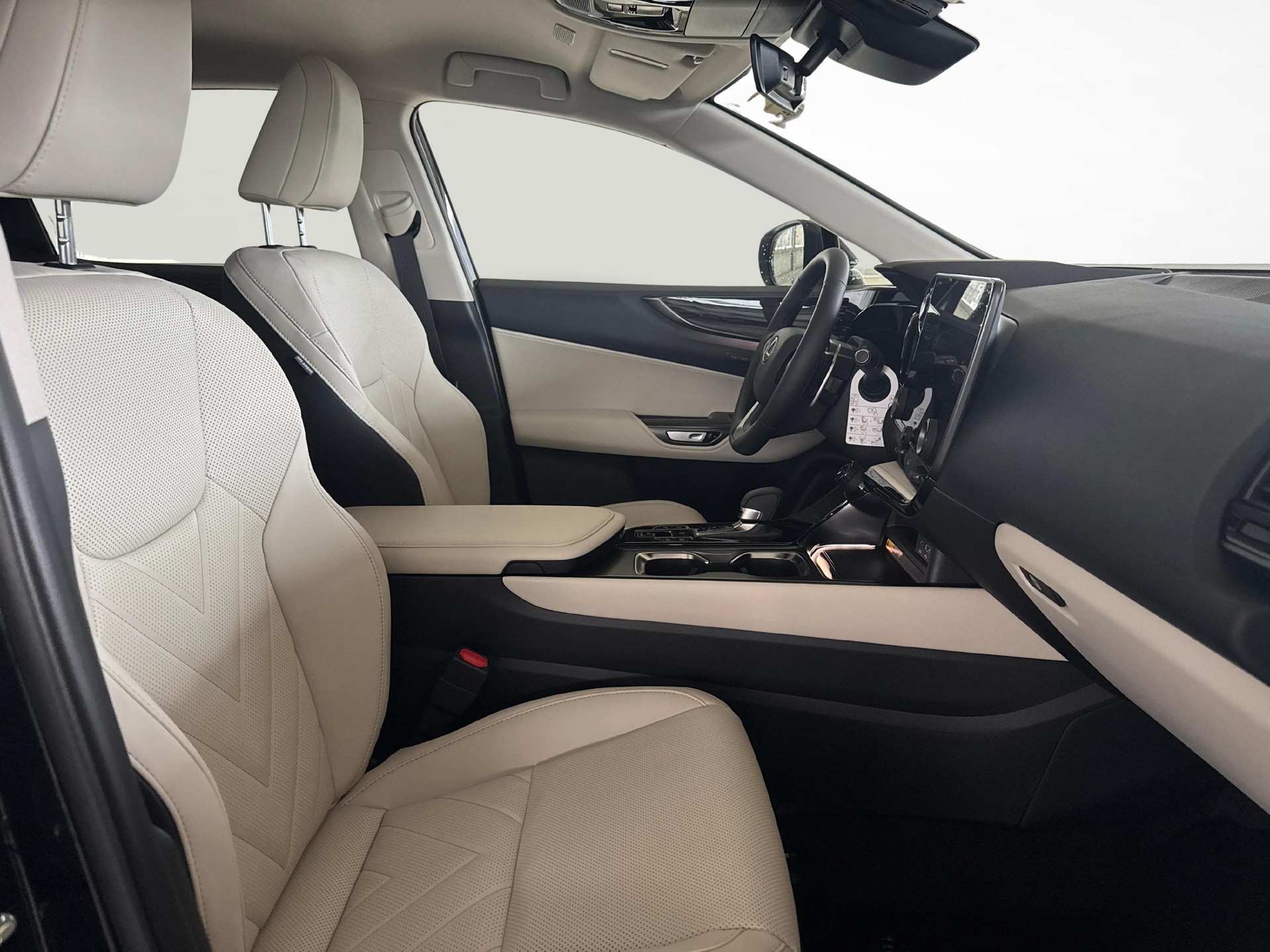LEXUS NX 450h+ Comfort-image-10