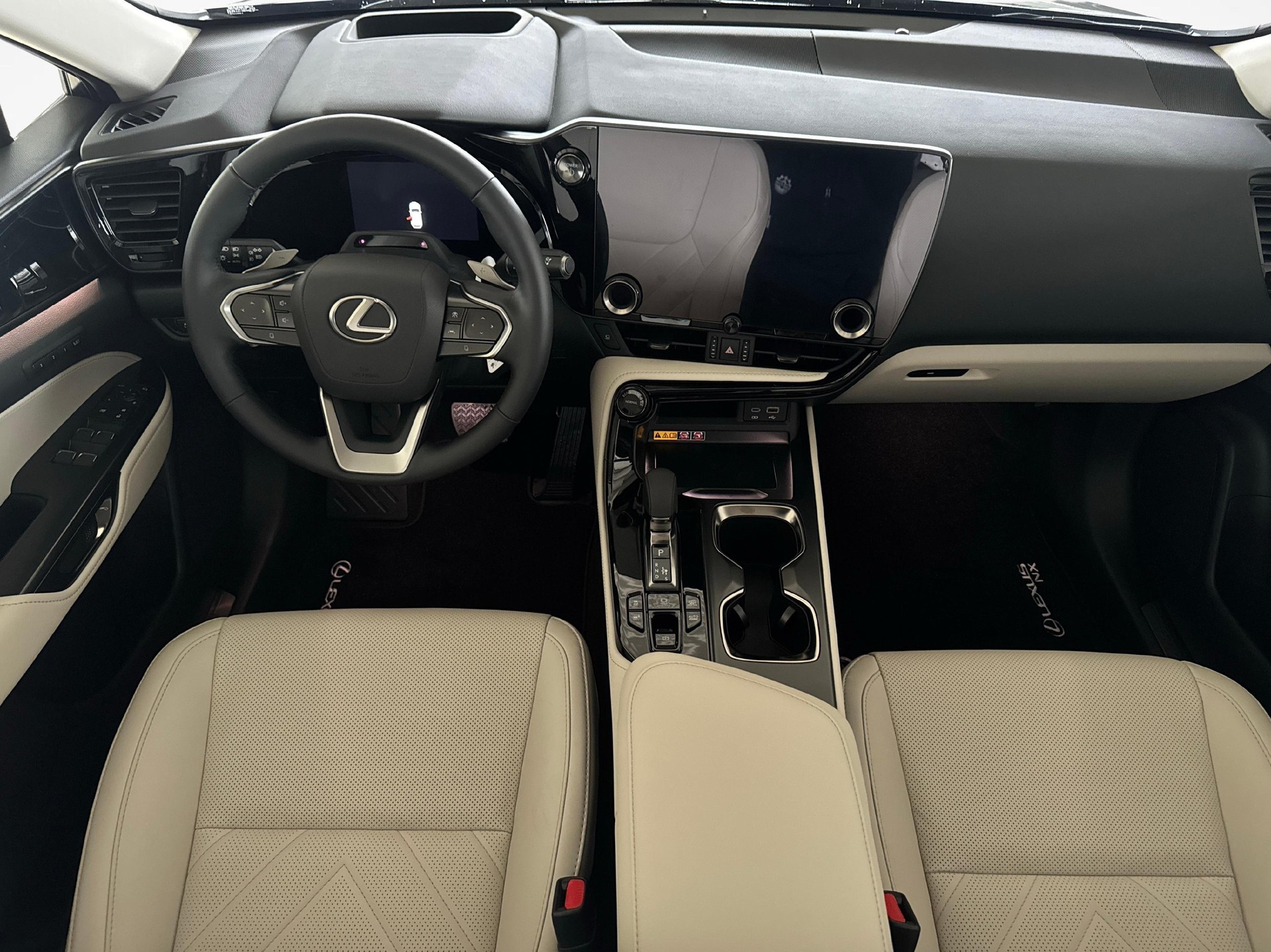 LEXUS NX 450h+ Comfort-image-8