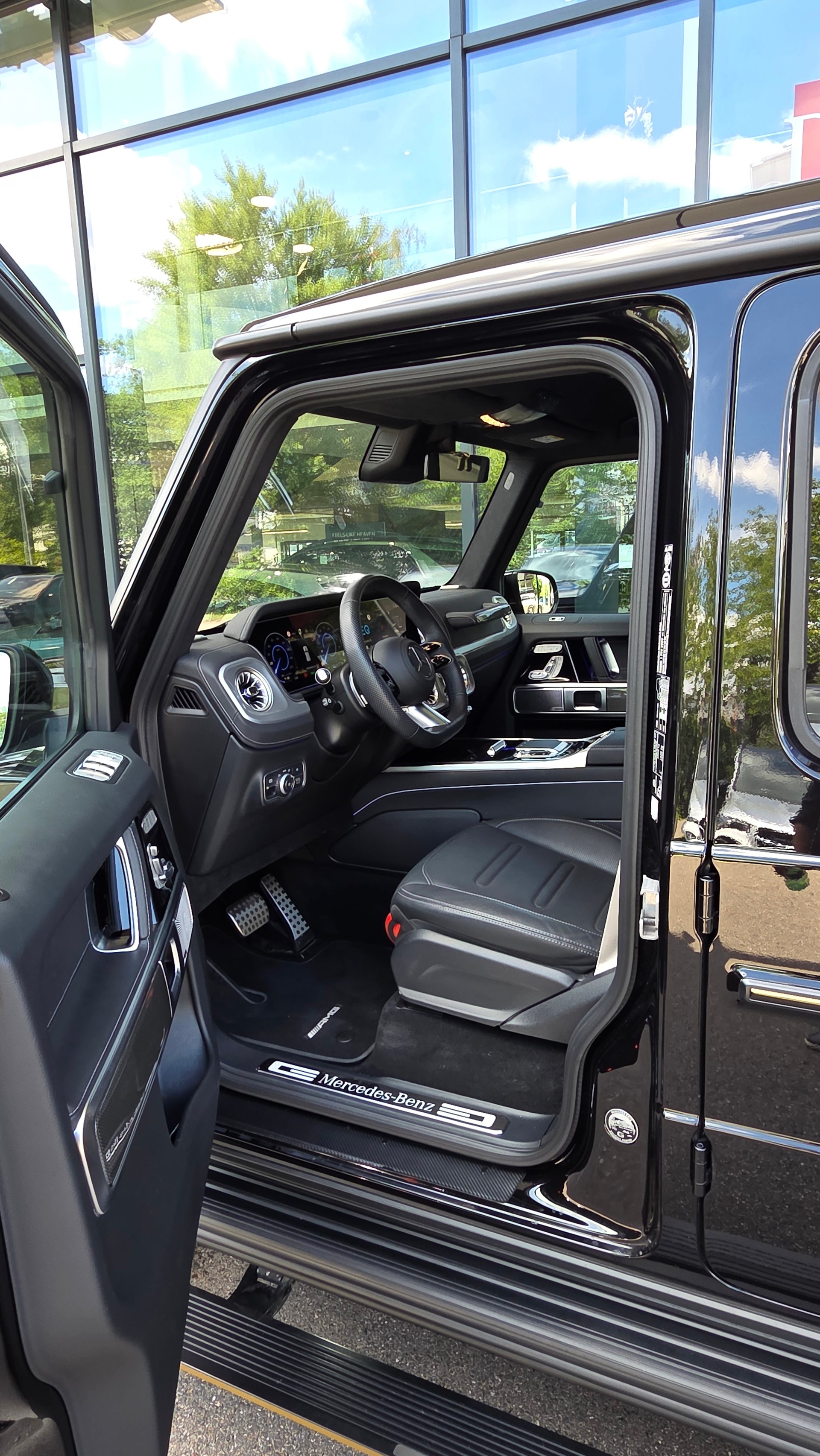 MERCEDES-BENZ AMG Gold Edition, G63 Front, Night-Paket, Technik-Paket, Komfort-Paket, 360 Kamera, AllBlack-image-4